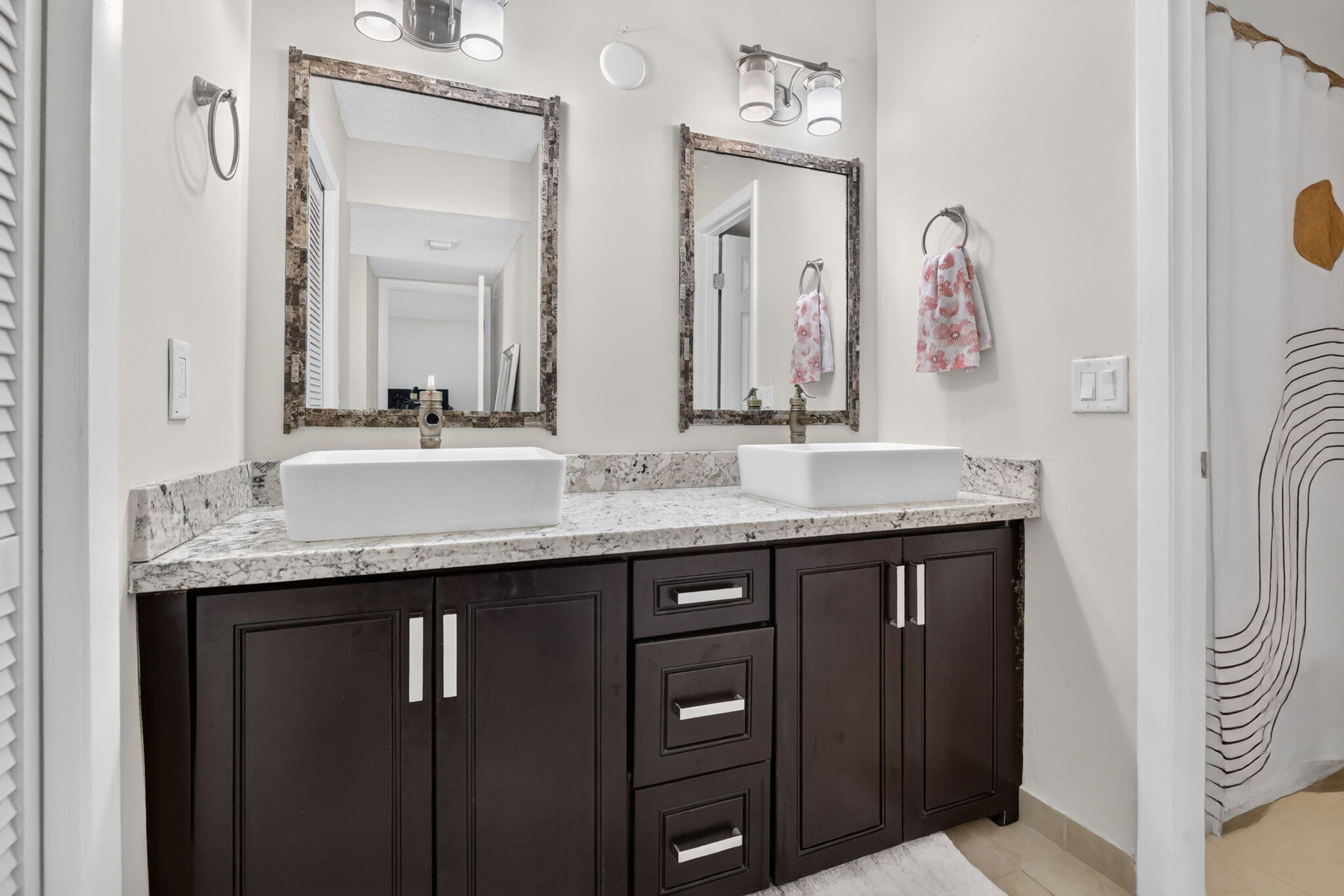 RACQUET CLUB APARTMENTS AT - Residential