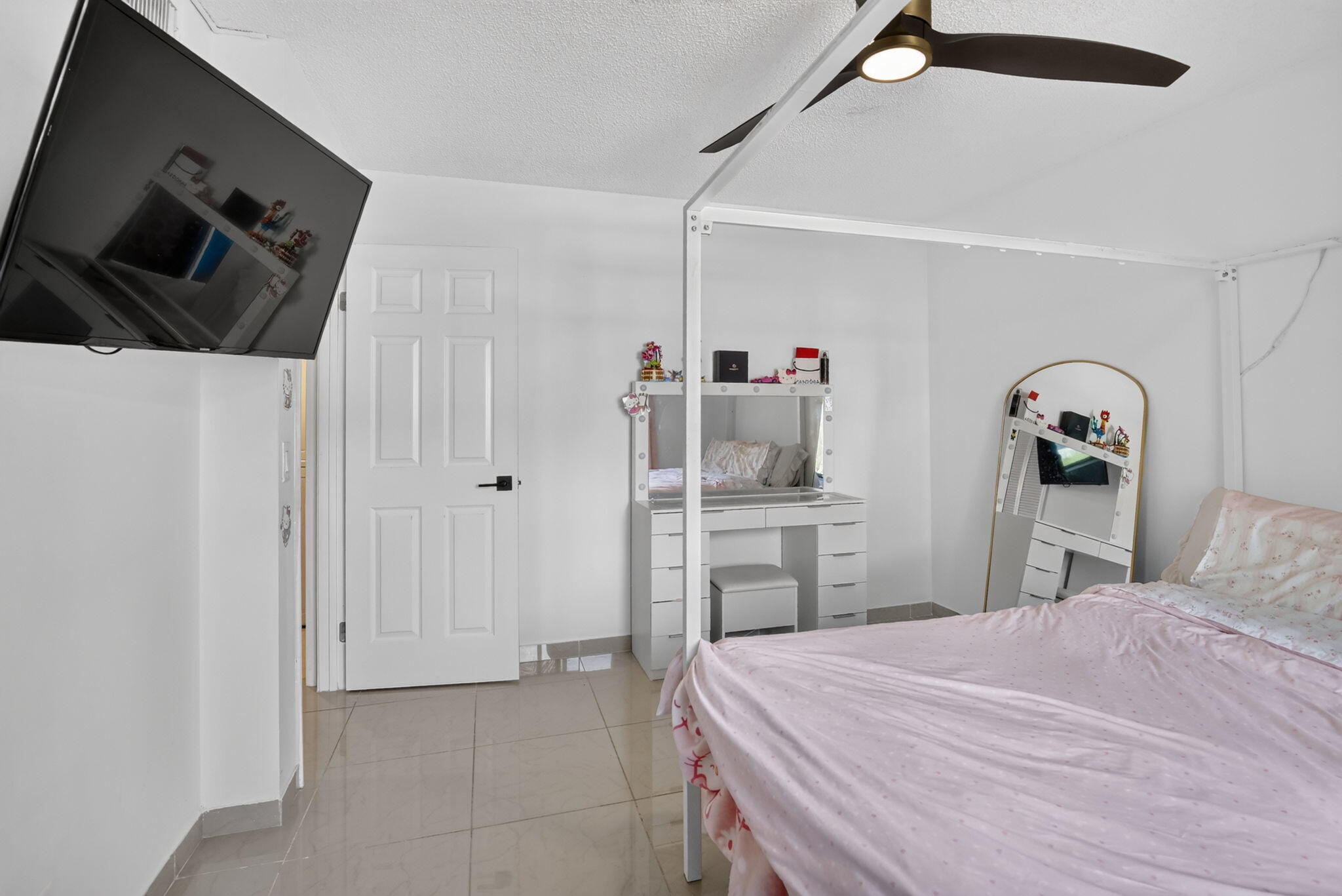 RACQUET CLUB APARTMENTS AT - Residential