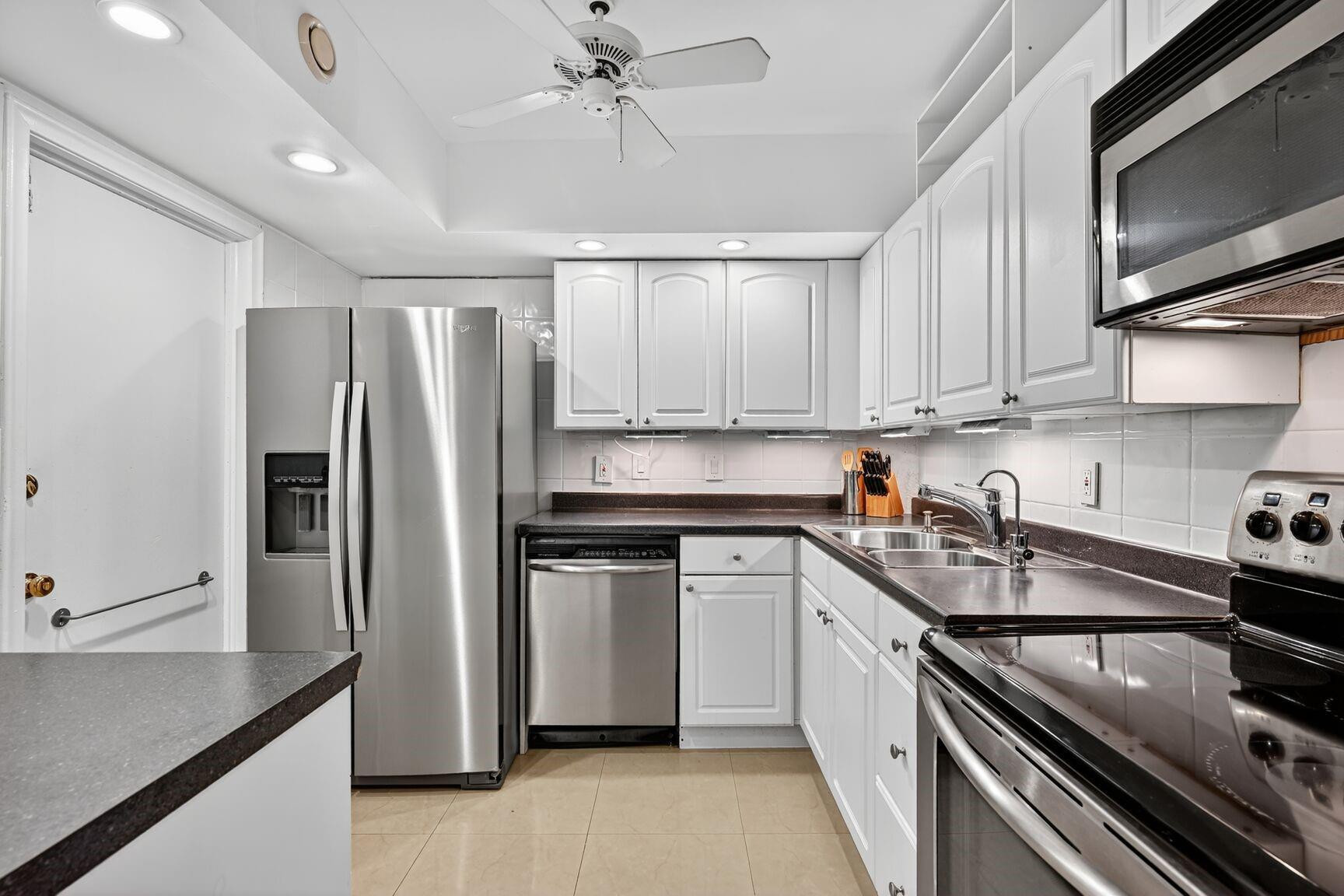 MIDDLE RIVER TOWER CONDO - Residential