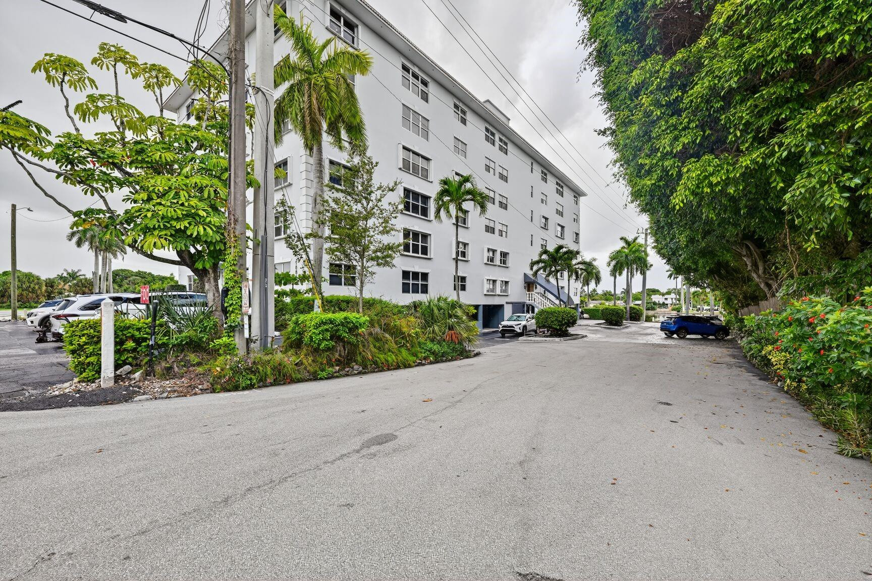 MIDDLE RIVER TOWER CONDO - Residential