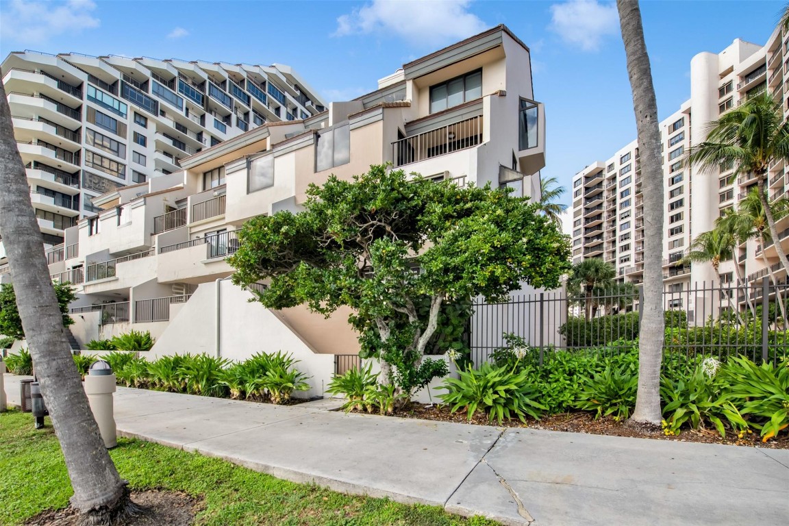 Brickell Key One - Residential