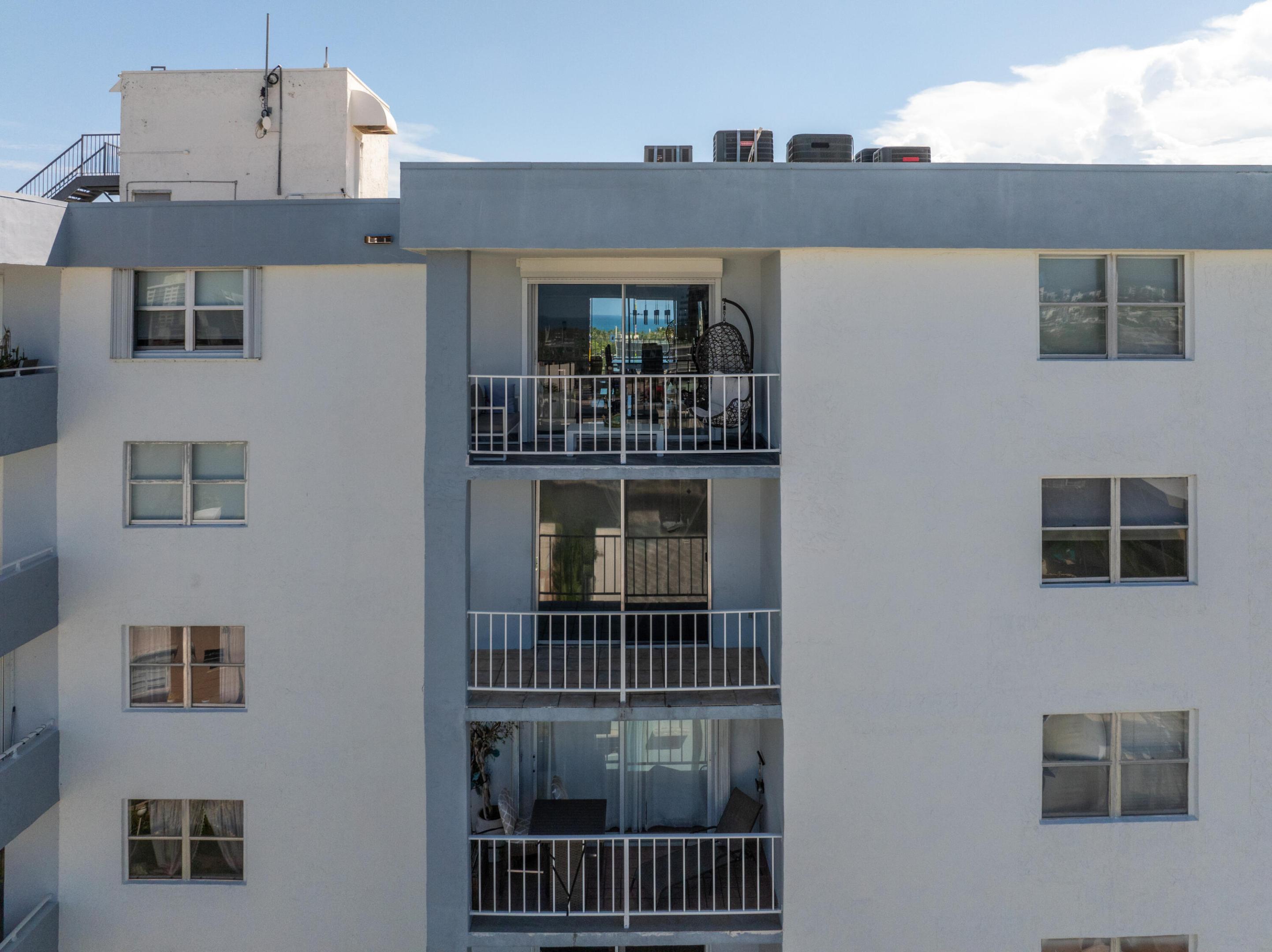 STANTON HOUSE CONDO - Residential