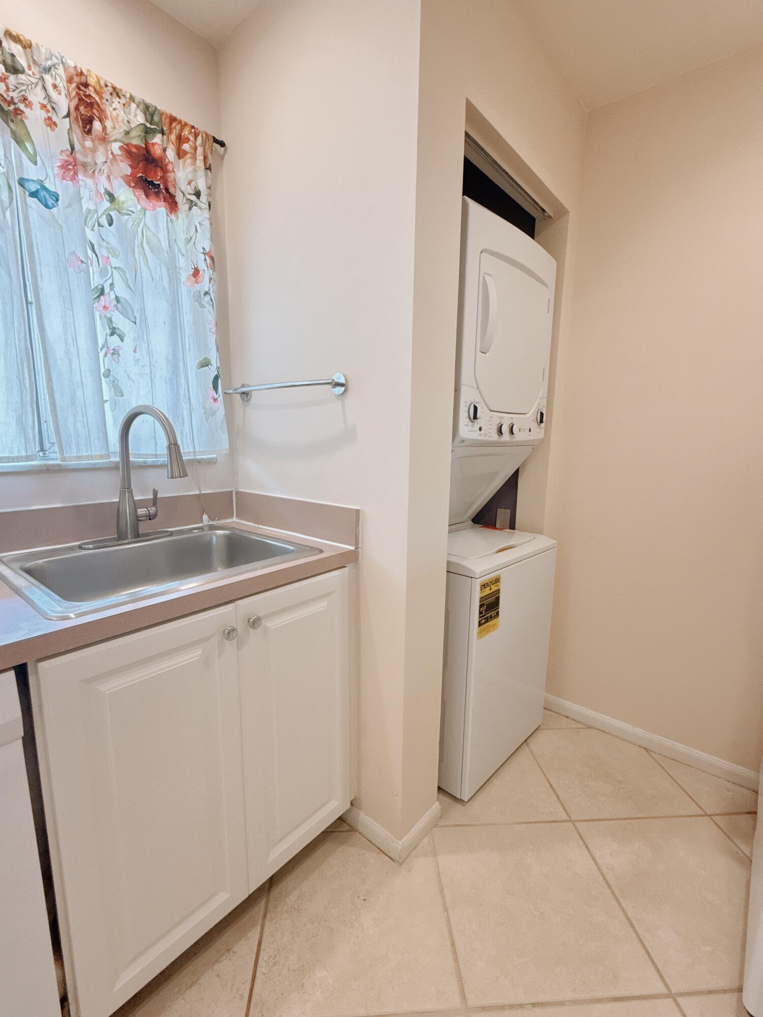 BOCA TERRACE CONDO PH I AND II OR261 - Residential Lease