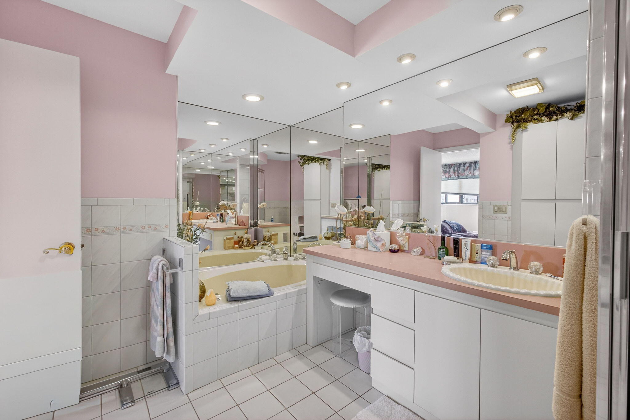 NORTH PALM BEACH VILLAGE OF 6 - Residential