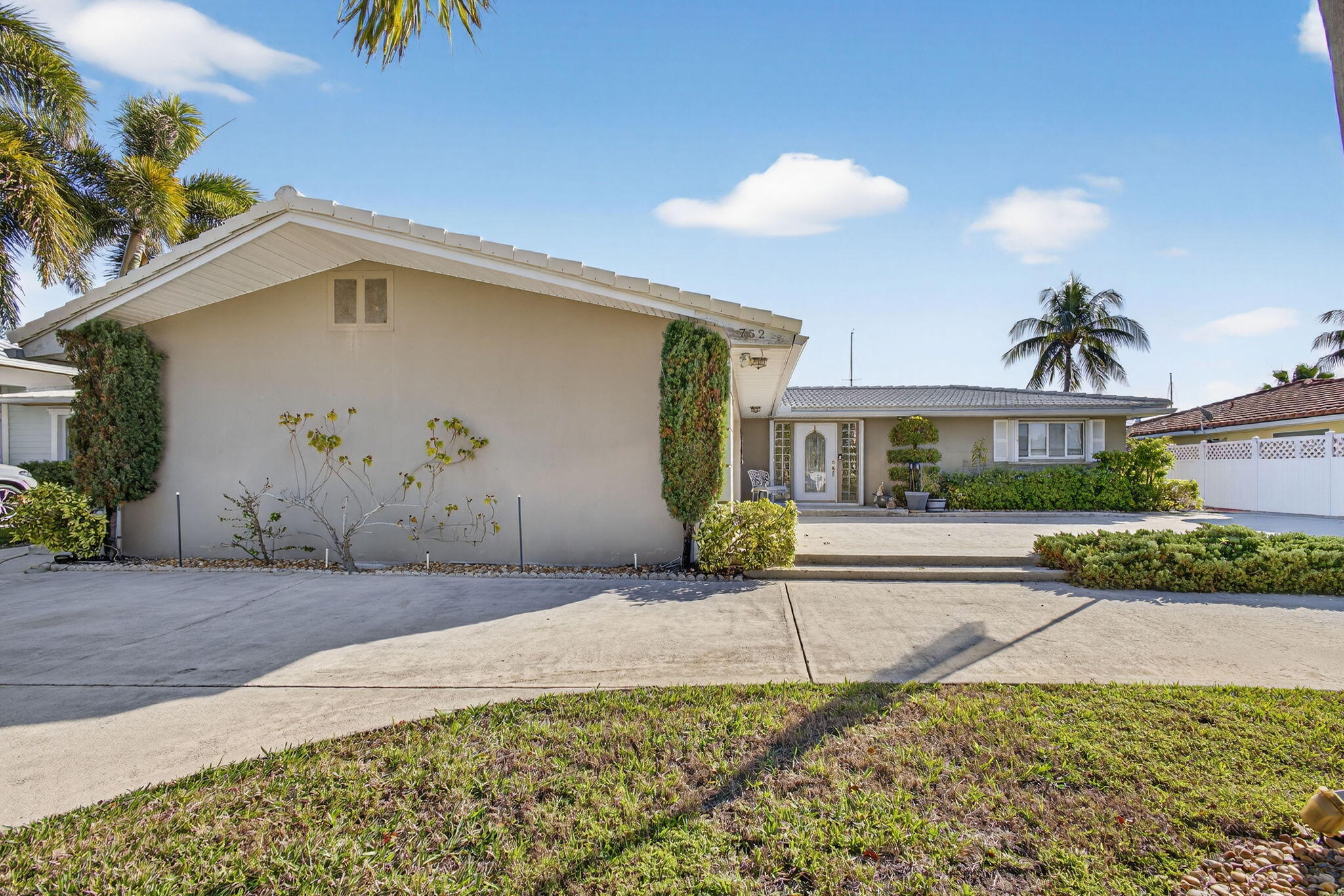 NORTH PALM BEACH VILLAGE OF 6 - Residential
