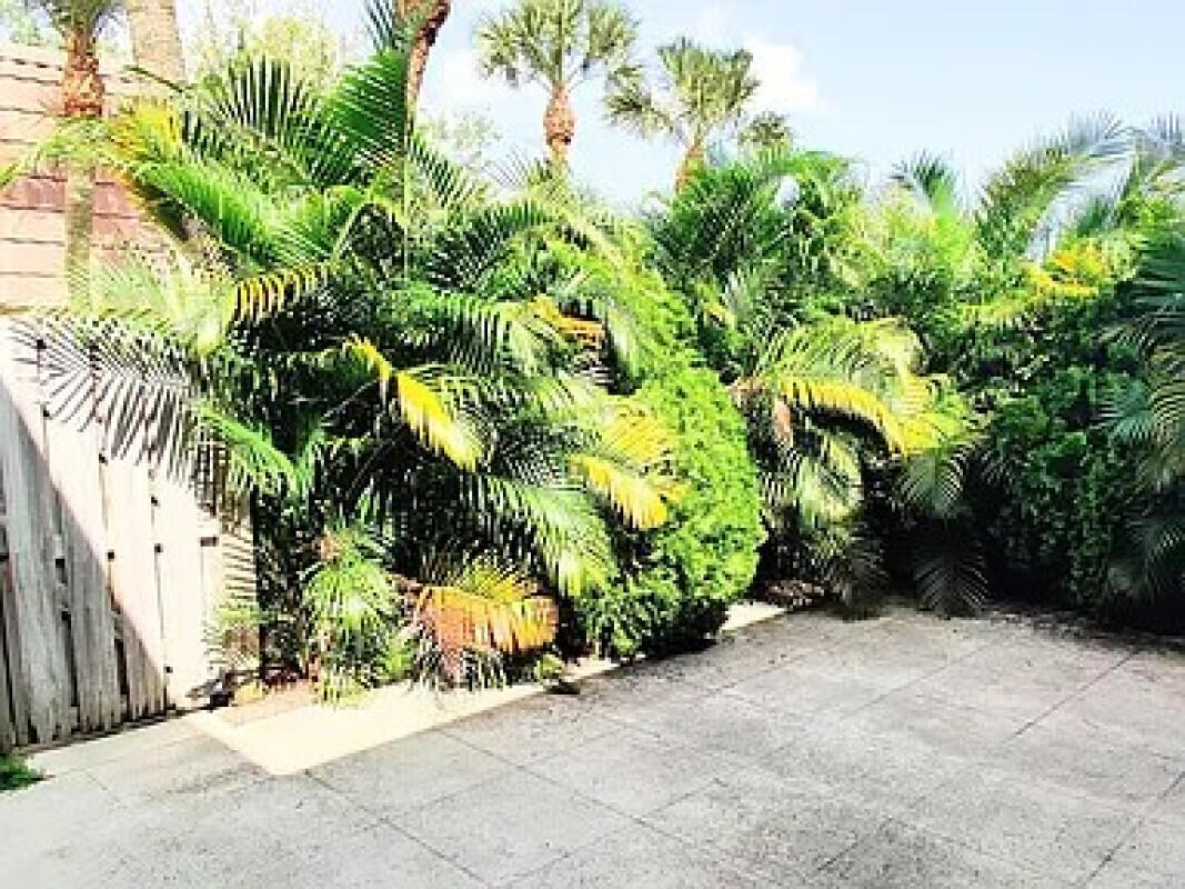 WATERSIDE LUXURY TOWNHOMES CONDO - Residential