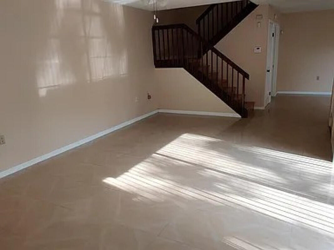 WATERSIDE LUXURY TOWNHOMES CONDO - Residential