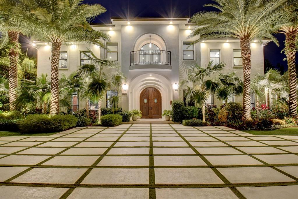 Welcome to 605 Wiggins Road. This unique estate home sitting on nearly 1 acre was completed in 2017, with attention to every detail from the grand entrance, lush landscaping and oversized driveway, to the modern day charm and
character which carries throughout the home. Full house generator, impact glass throughout, and roll down loggia screens are among the conveniences.  In addition to the 5 bedrooms and 7 Baths, this home features an office, loft and
bonus ''media/sports'' room. The gourmet chefs kitchen features wolf/subzero/Lacanche appliances, custom cabinetry, and pantry.  You will also find a gas fireplace, summer kitchen, heated salt water pool, putting green, walking path,
and a gated entrance to the 3 car garage. Close to beach, downtown Delray, and Palm Beach airport, this l Home is a rare find.