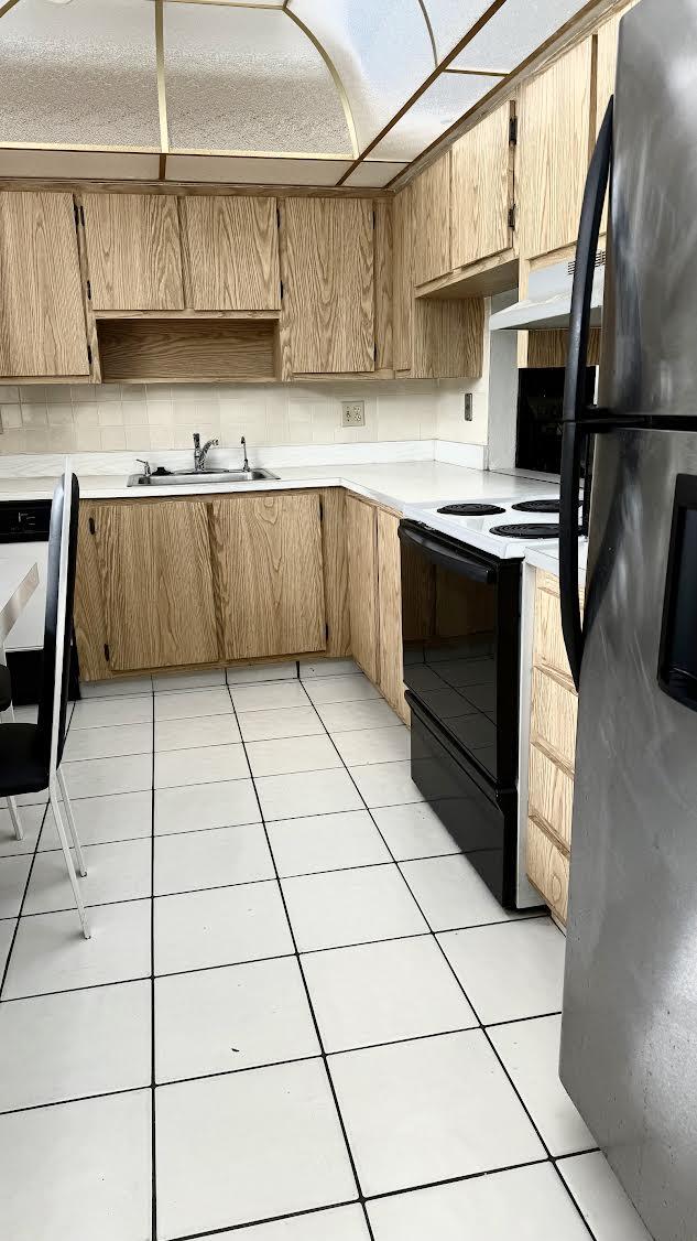 NOVA GARDENS CONDO - Residential