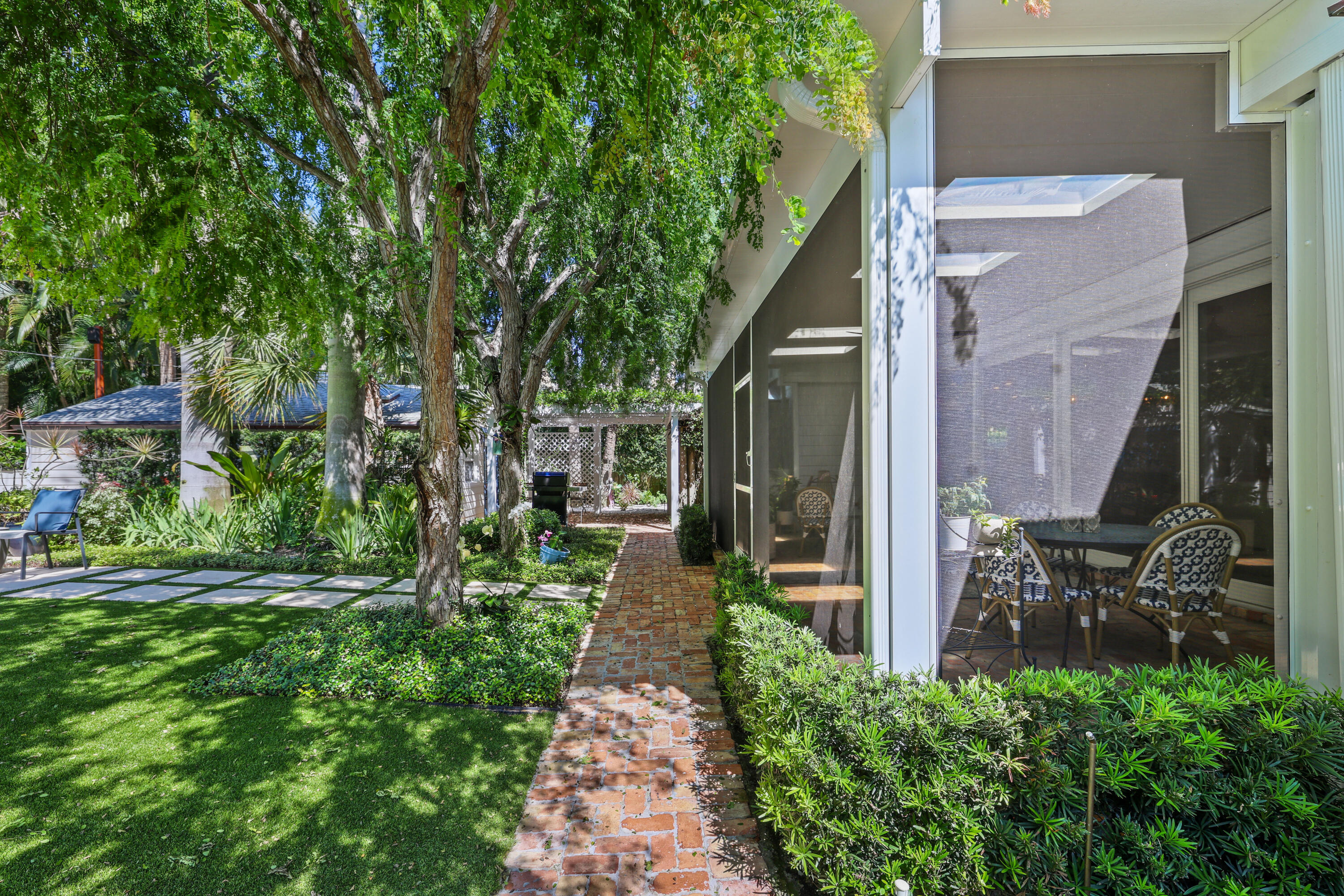HOFMAN VILLAGE - Residential