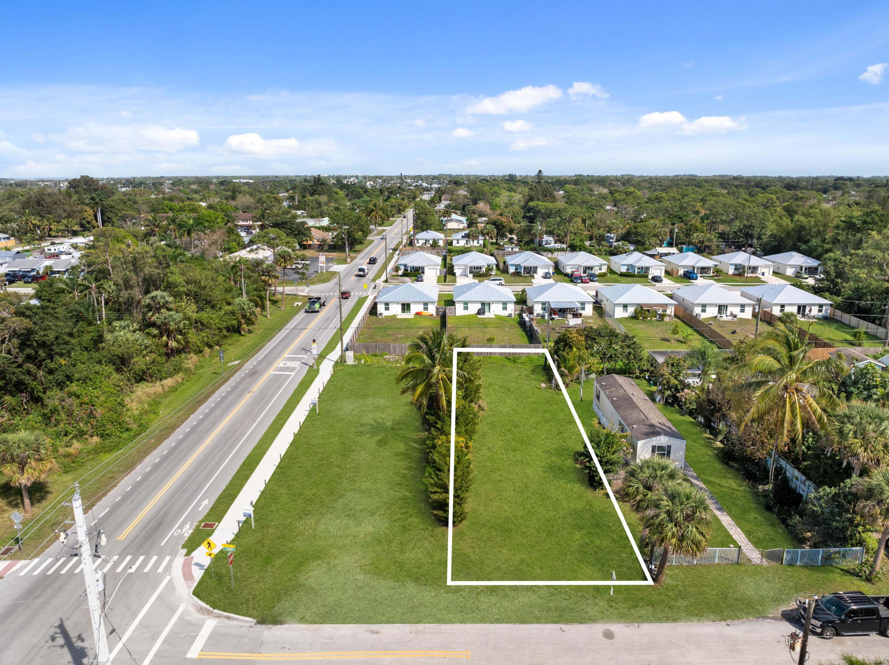 Build on this cleared lot in the heart of Salerno. Short ride to Manatee Pocket restaurants and Sandsprit park boat ramp. NO HOA. Lot is 150' x 48' cleared with a beautiful Eureka hedge for privacy.