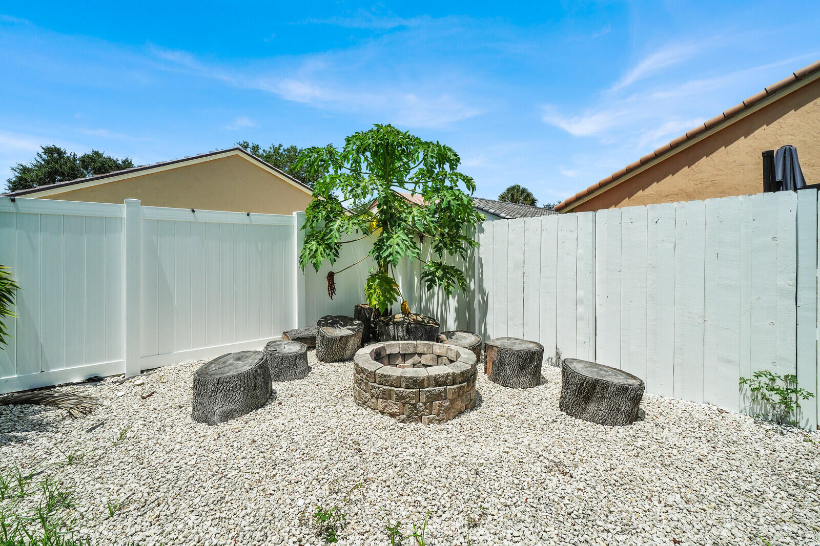 LAKES OF WESTERN PINES REPLAT - Residential