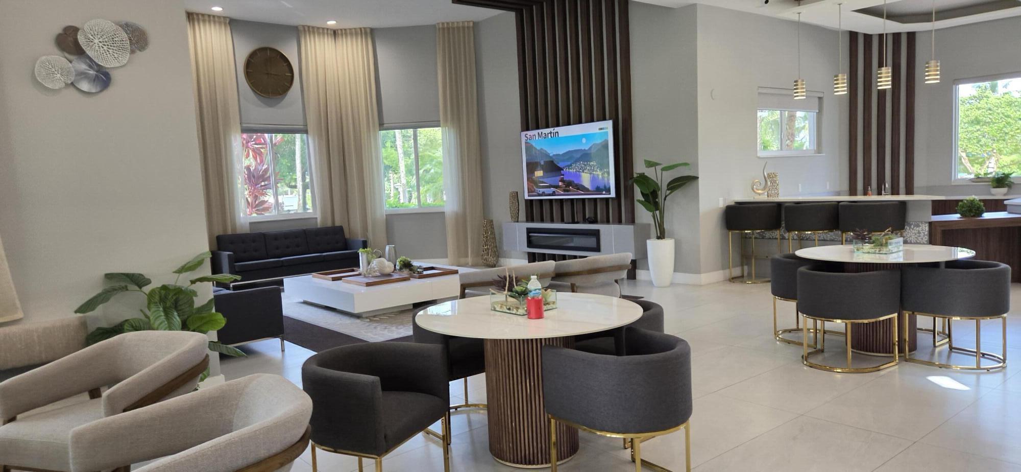 LAKES OF WESTERN PINES REPLAT - Residential