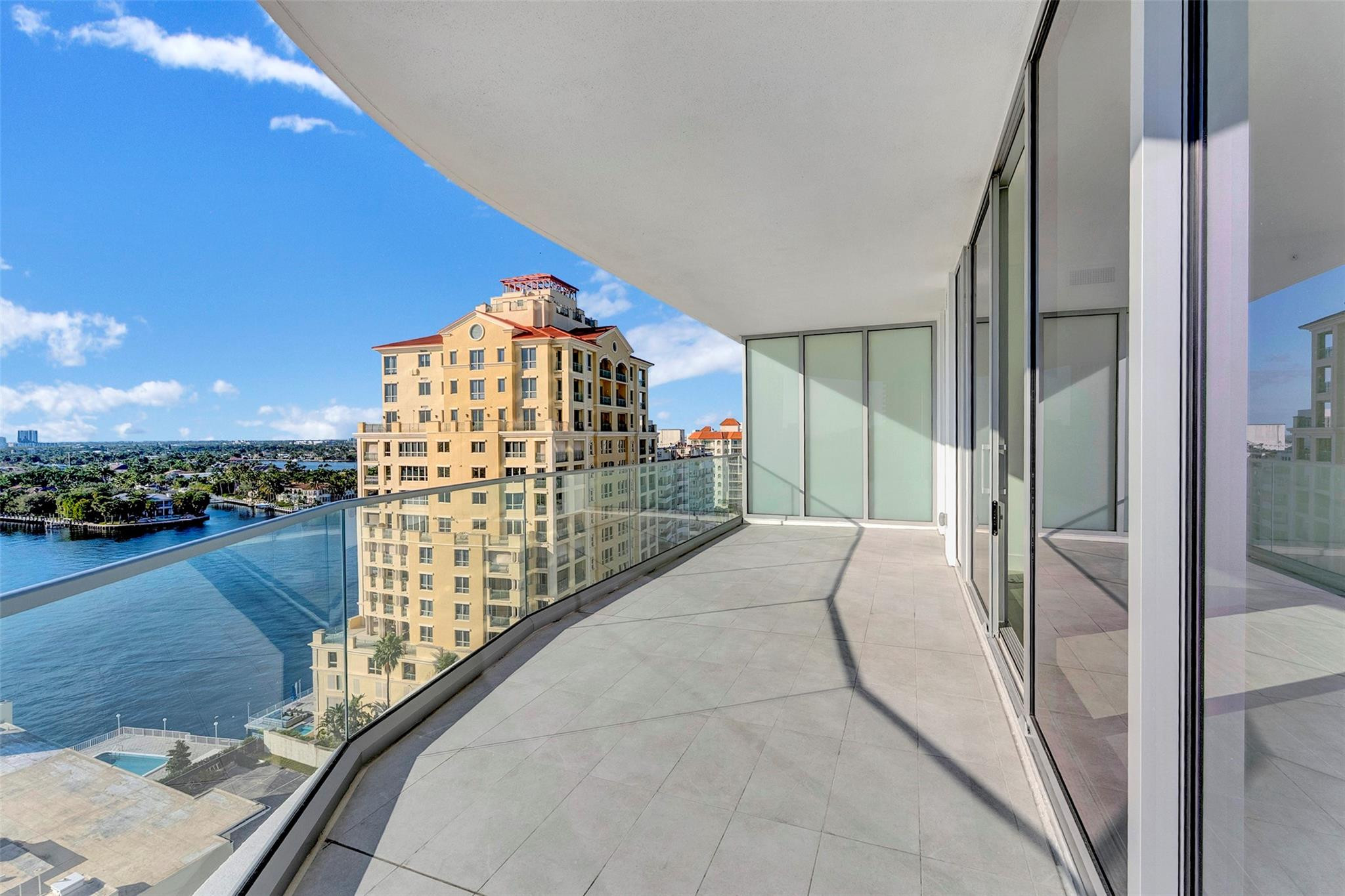 SELENE OCEANFRONT RESIDENCE - Residential