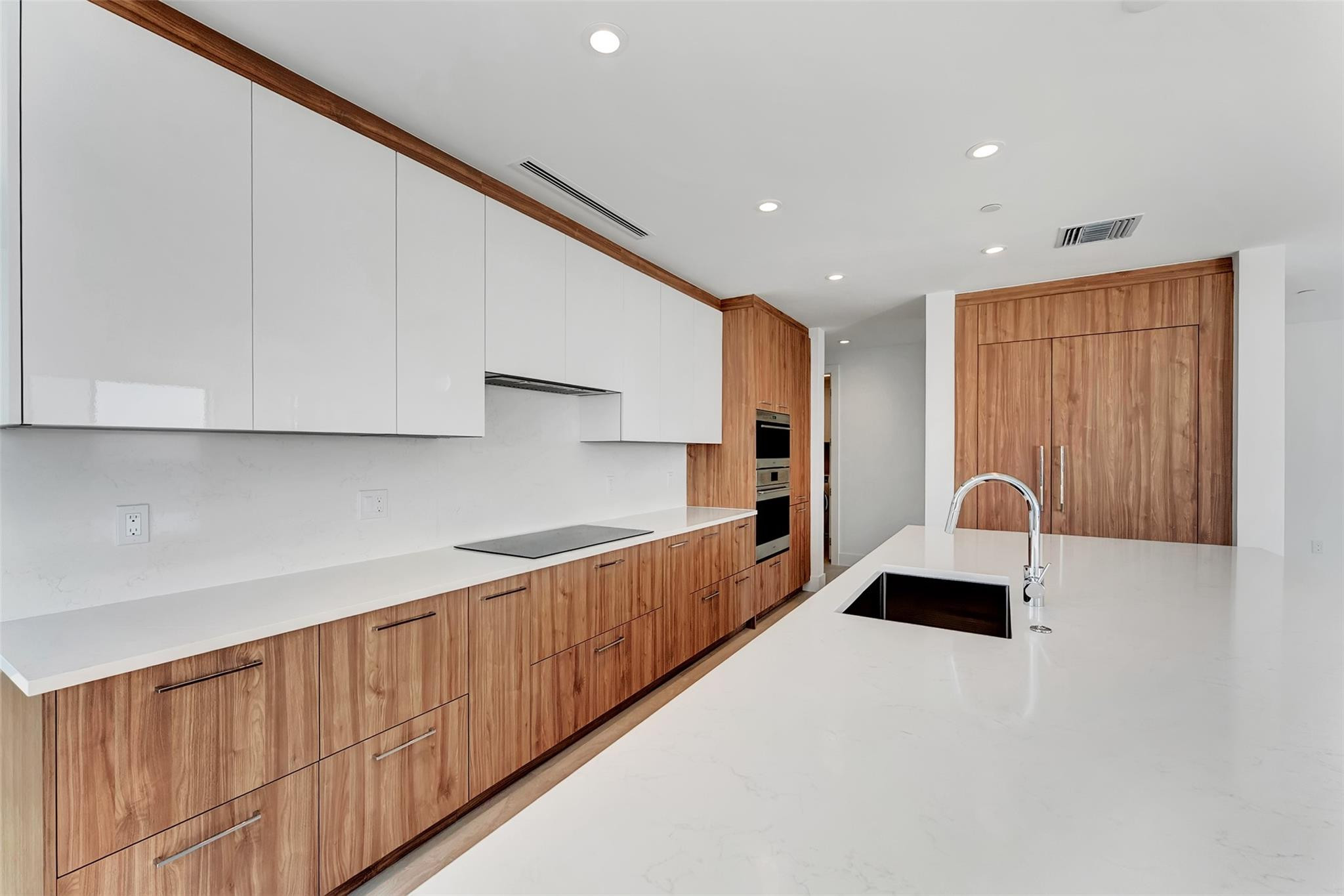 SELENE OCEANFRONT RESIDENCE - Residential