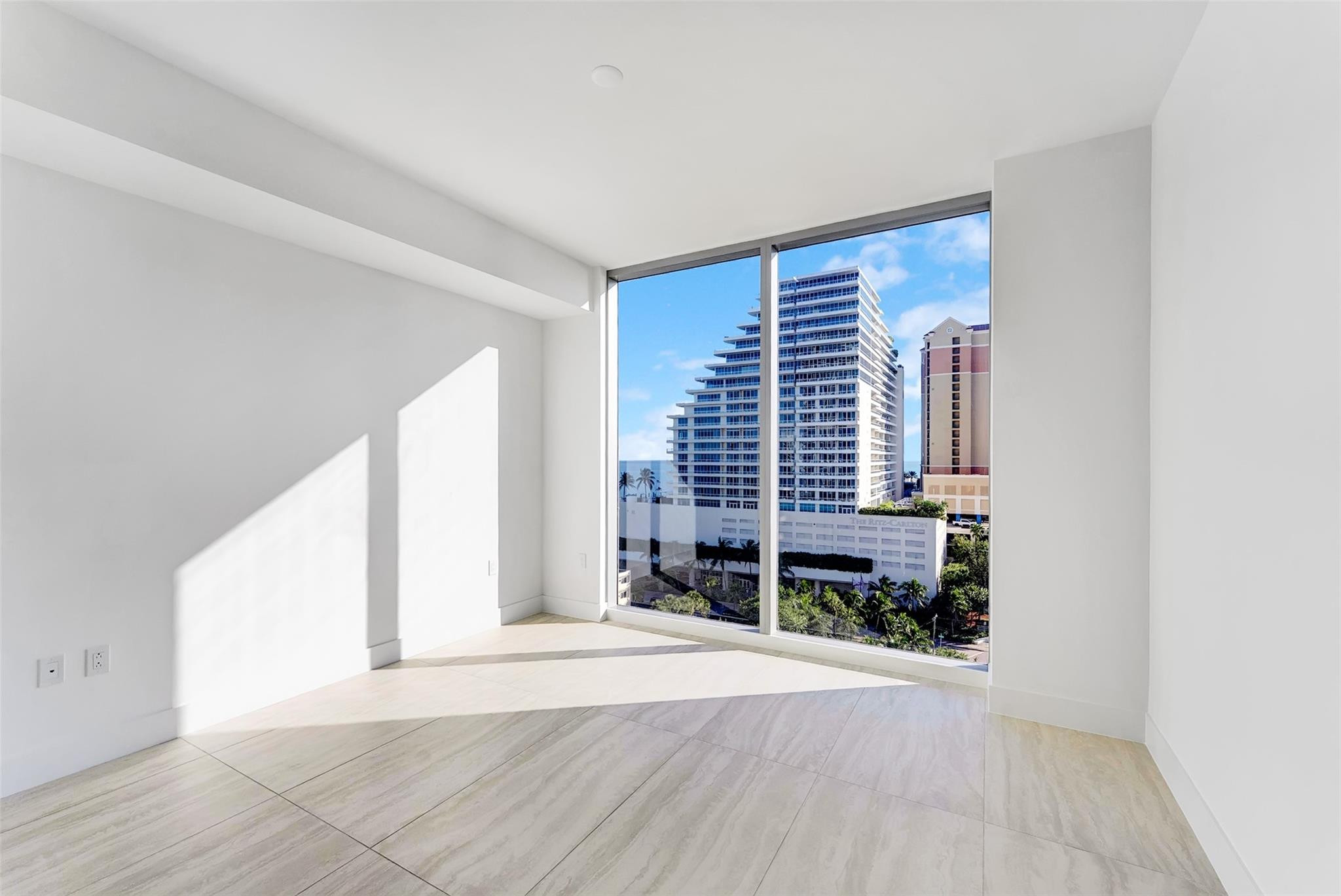 SELENE OCEANFRONT RESIDENCE - Residential