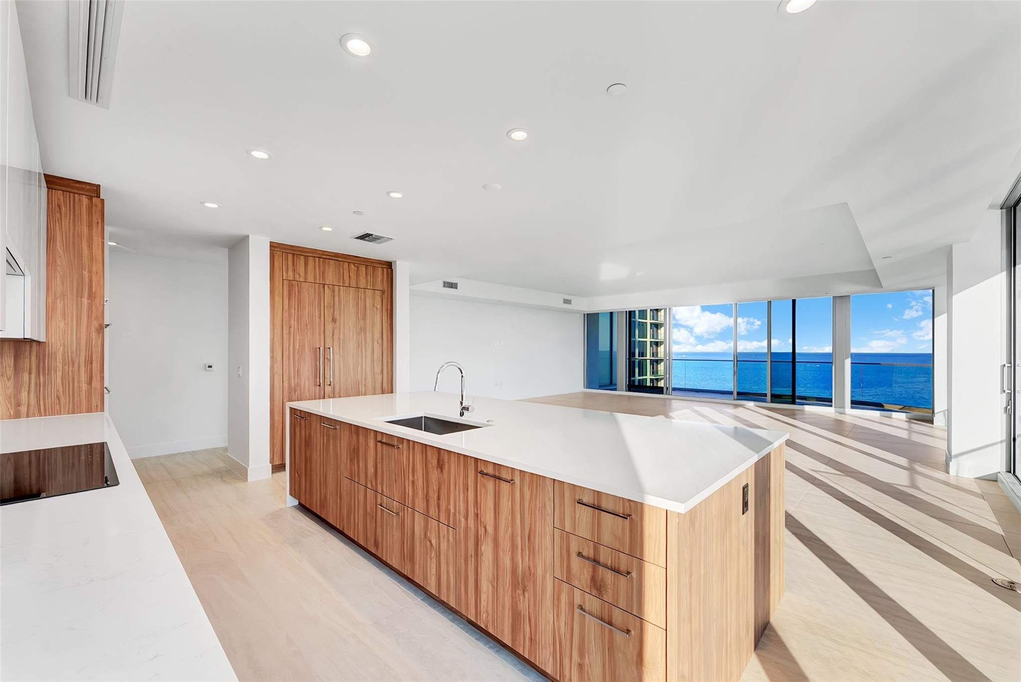 SELENE OCEANFRONT RESIDENCE - Residential