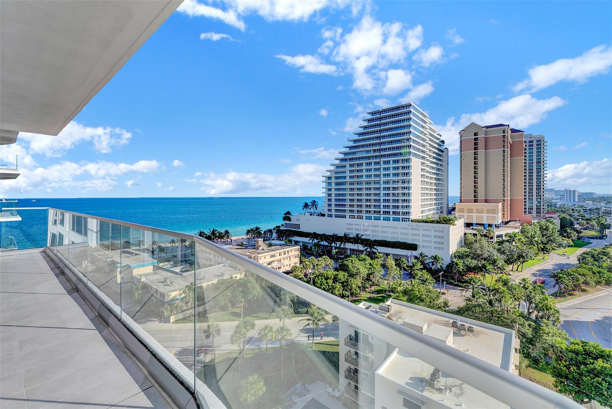 SELENE OCEANFRONT RESIDENCE - Residential