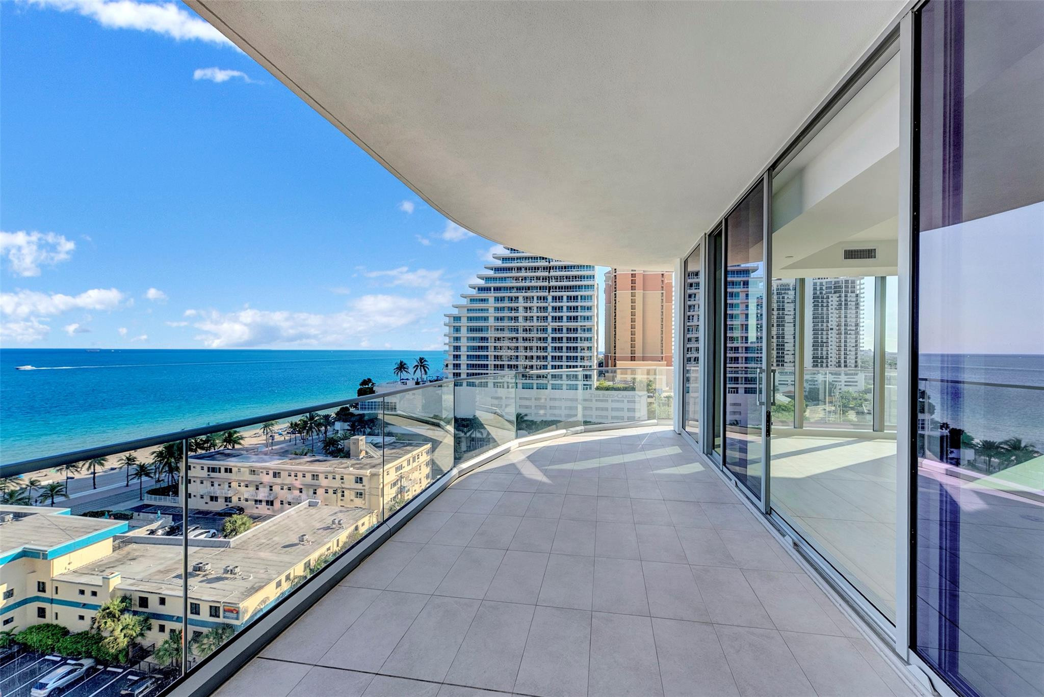 SELENE OCEANFRONT RESIDENCE - Residential