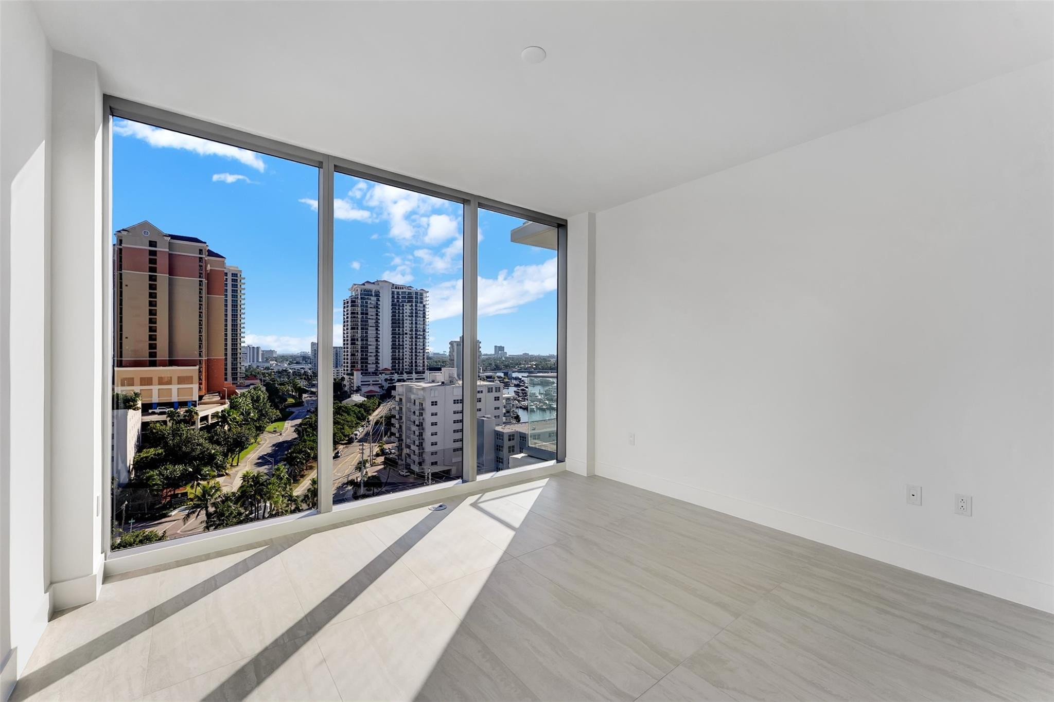 SELENE OCEANFRONT RESIDENCE - Residential