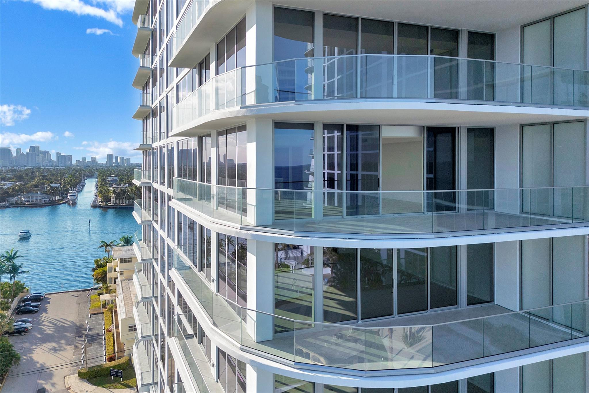 SELENE OCEANFRONT RESIDENCE - Residential
