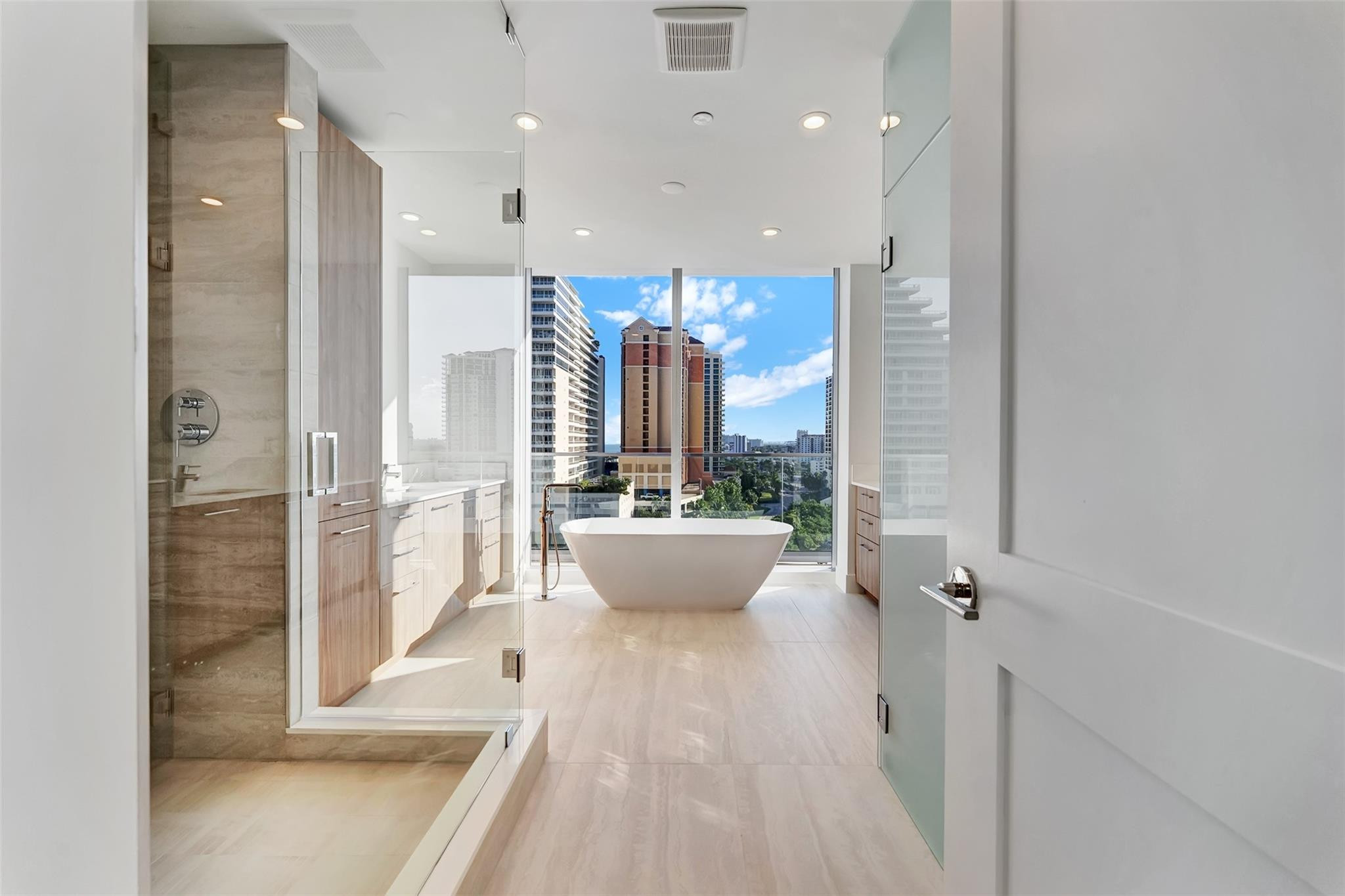SELENE OCEANFRONT RESIDENCE - Residential