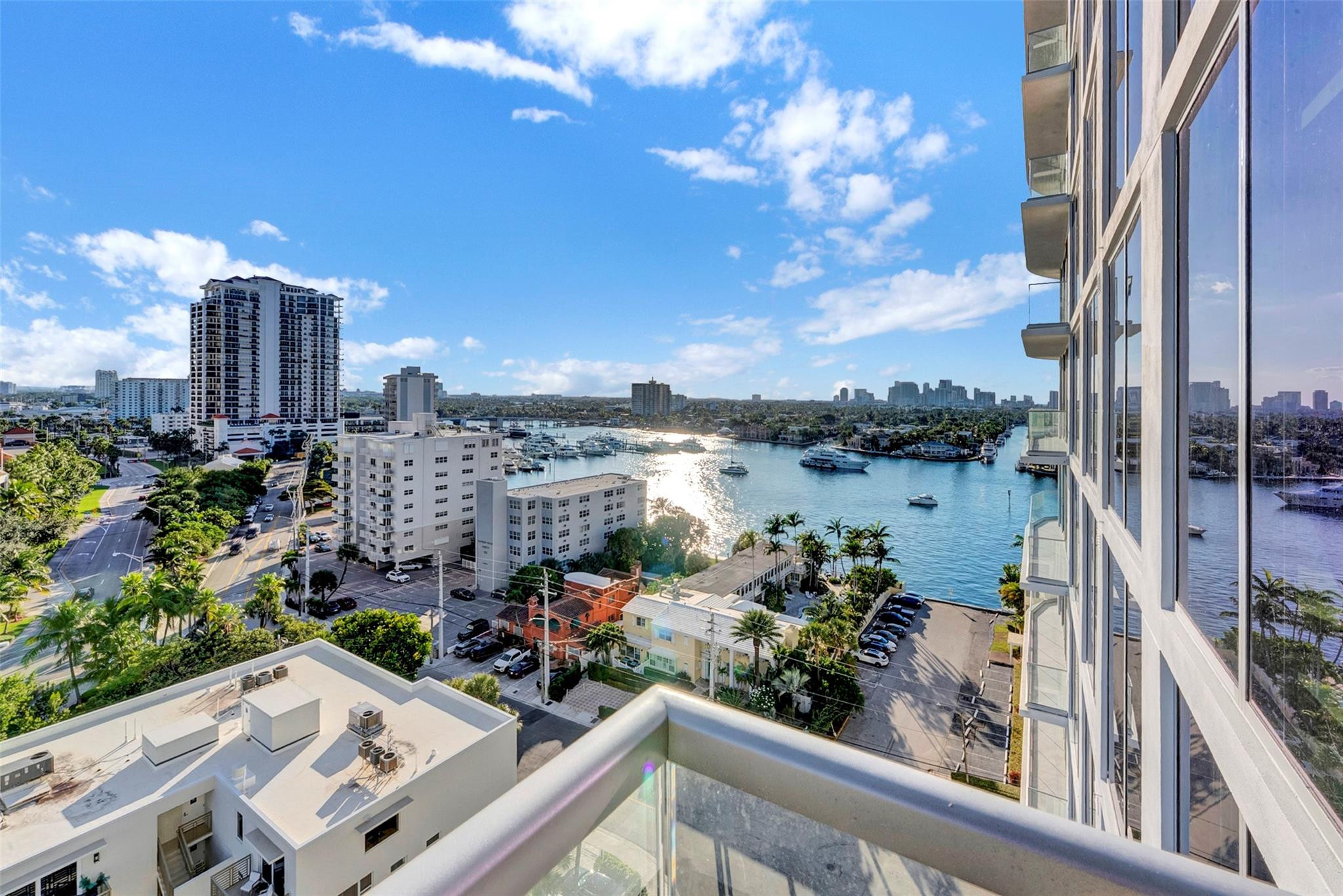 SELENE OCEANFRONT RESIDENCE - Residential