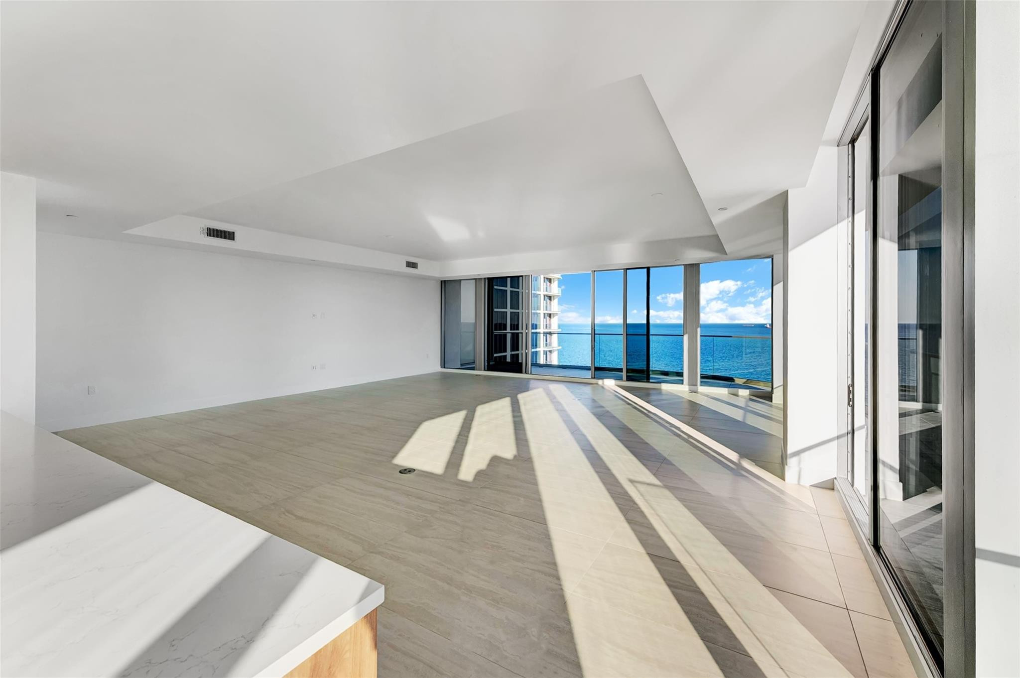 SELENE OCEANFRONT RESIDENCE - Residential