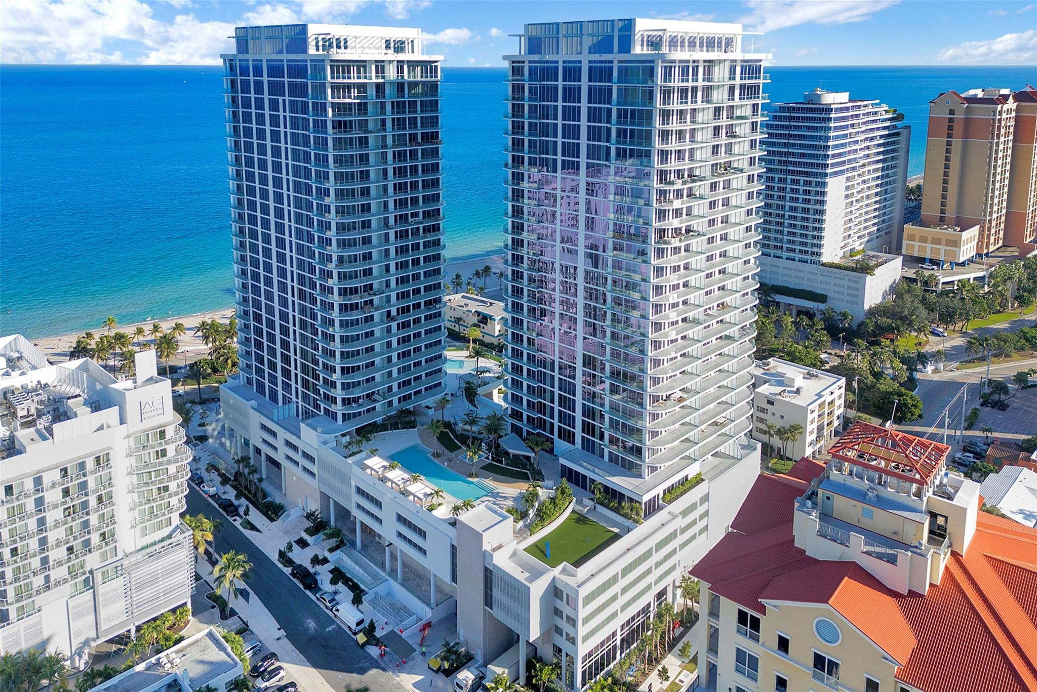 SELENE OCEANFRONT RESIDENCE - Residential