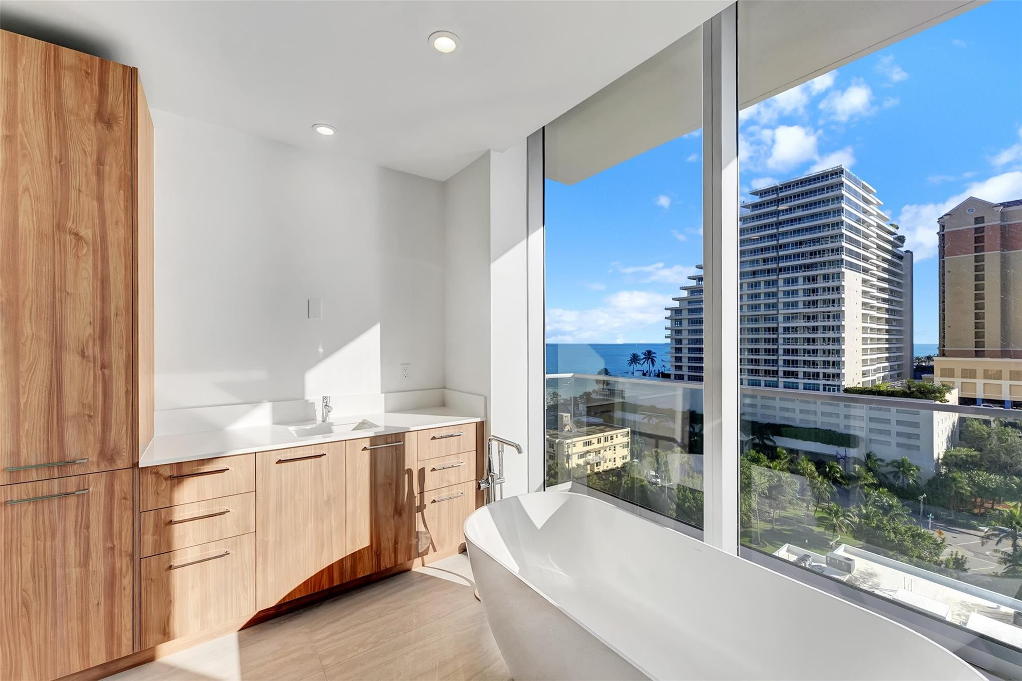 SELENE OCEANFRONT RESIDENCE - Residential