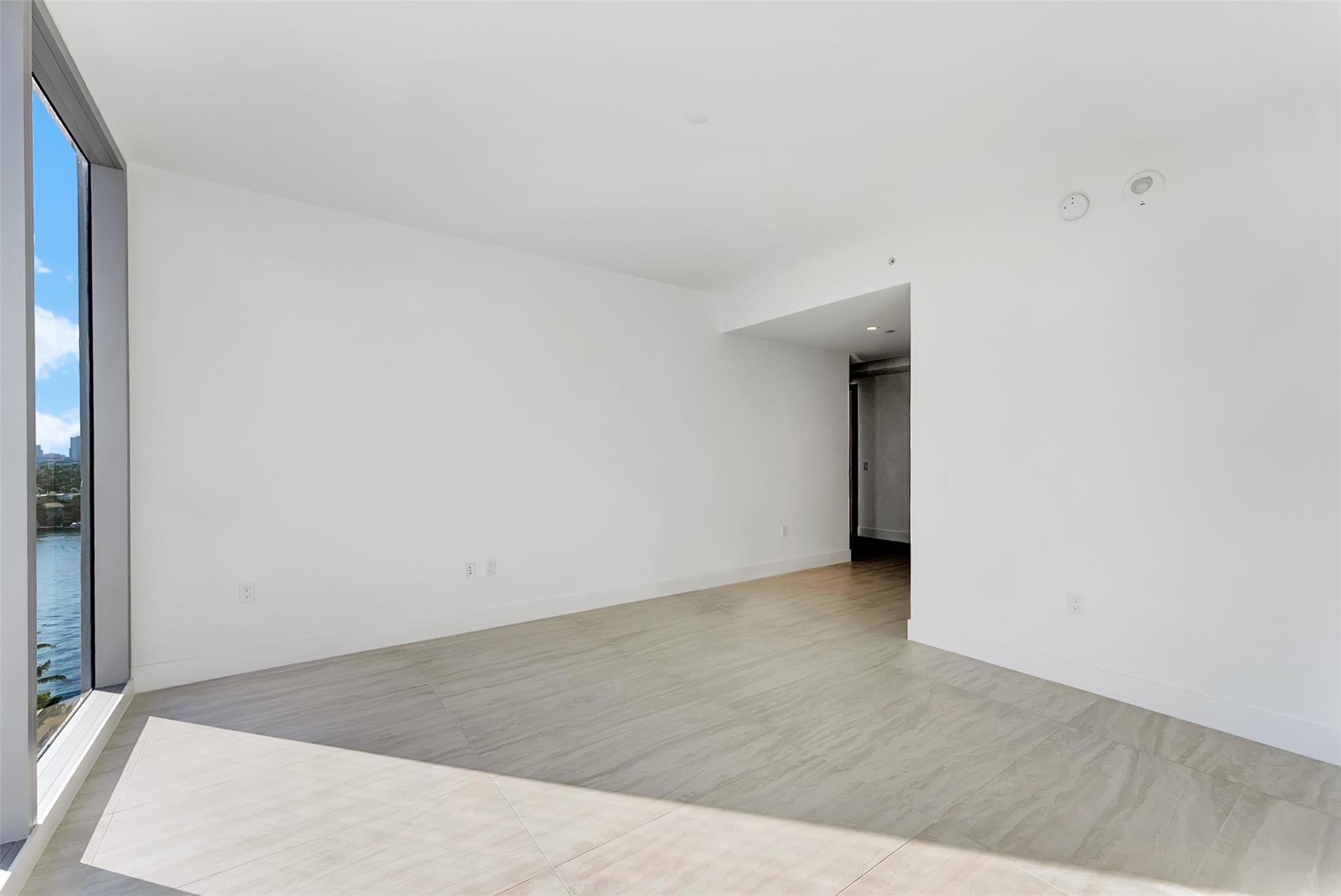 SELENE OCEANFRONT RESIDENCE - Residential