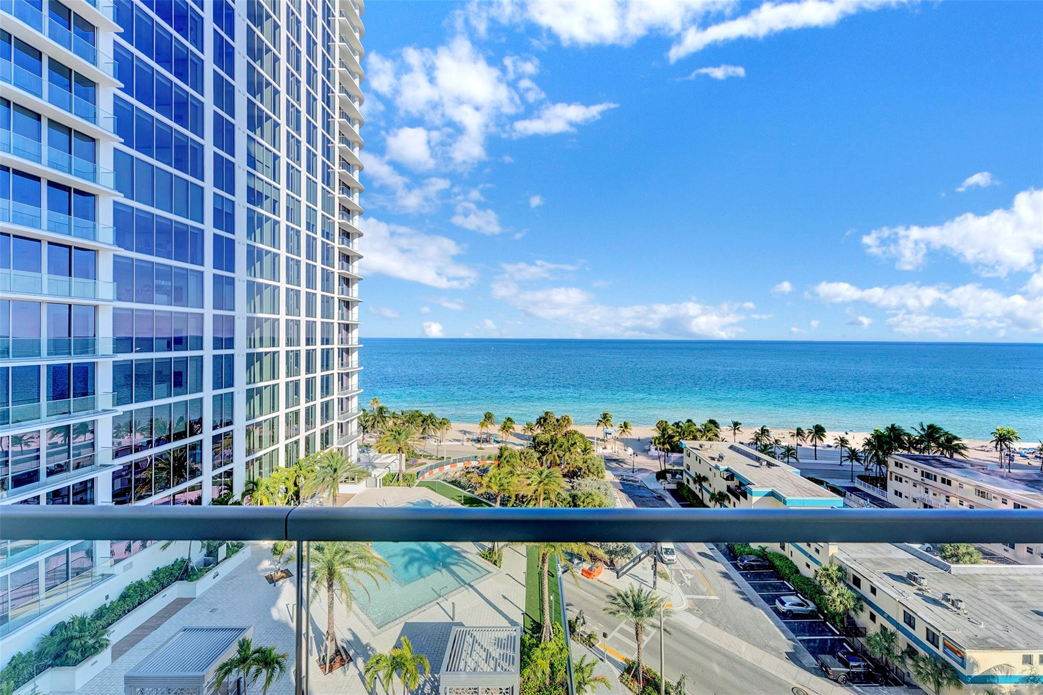 SELENE OCEANFRONT RESIDENCE - Residential