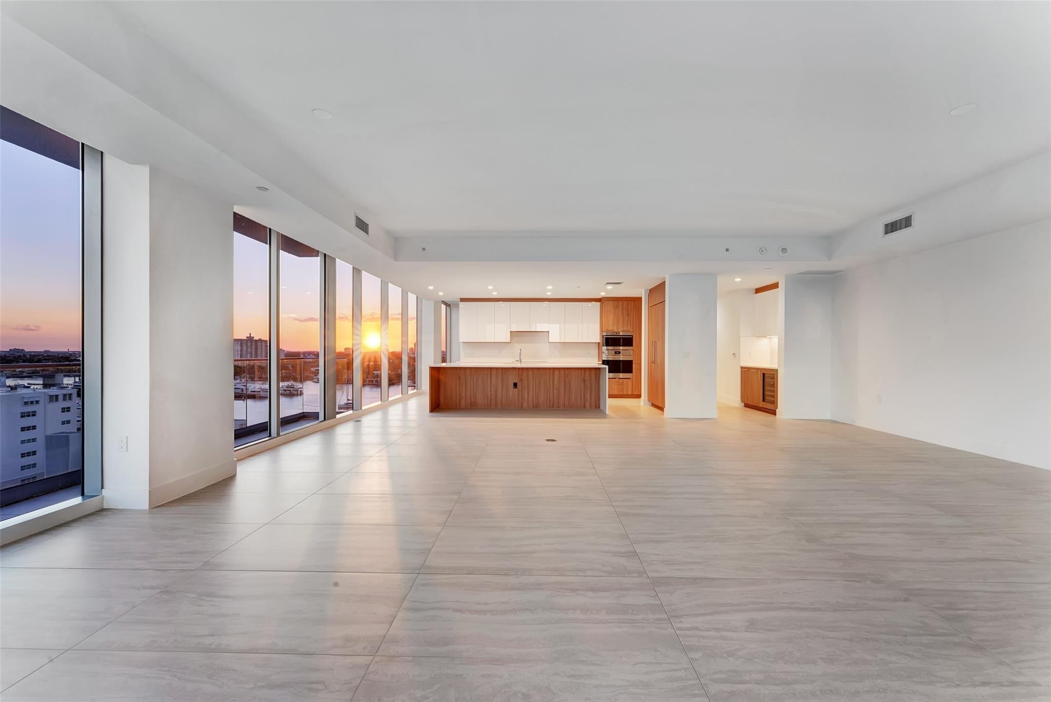 SELENE OCEANFRONT RESIDENCE - Residential