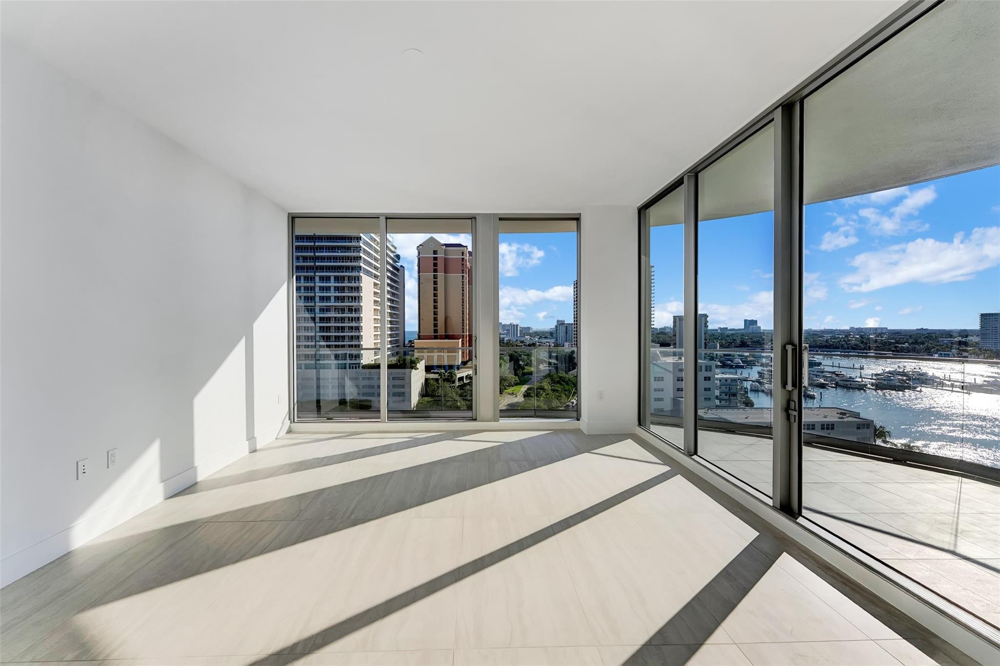 SELENE OCEANFRONT RESIDENCE - Residential