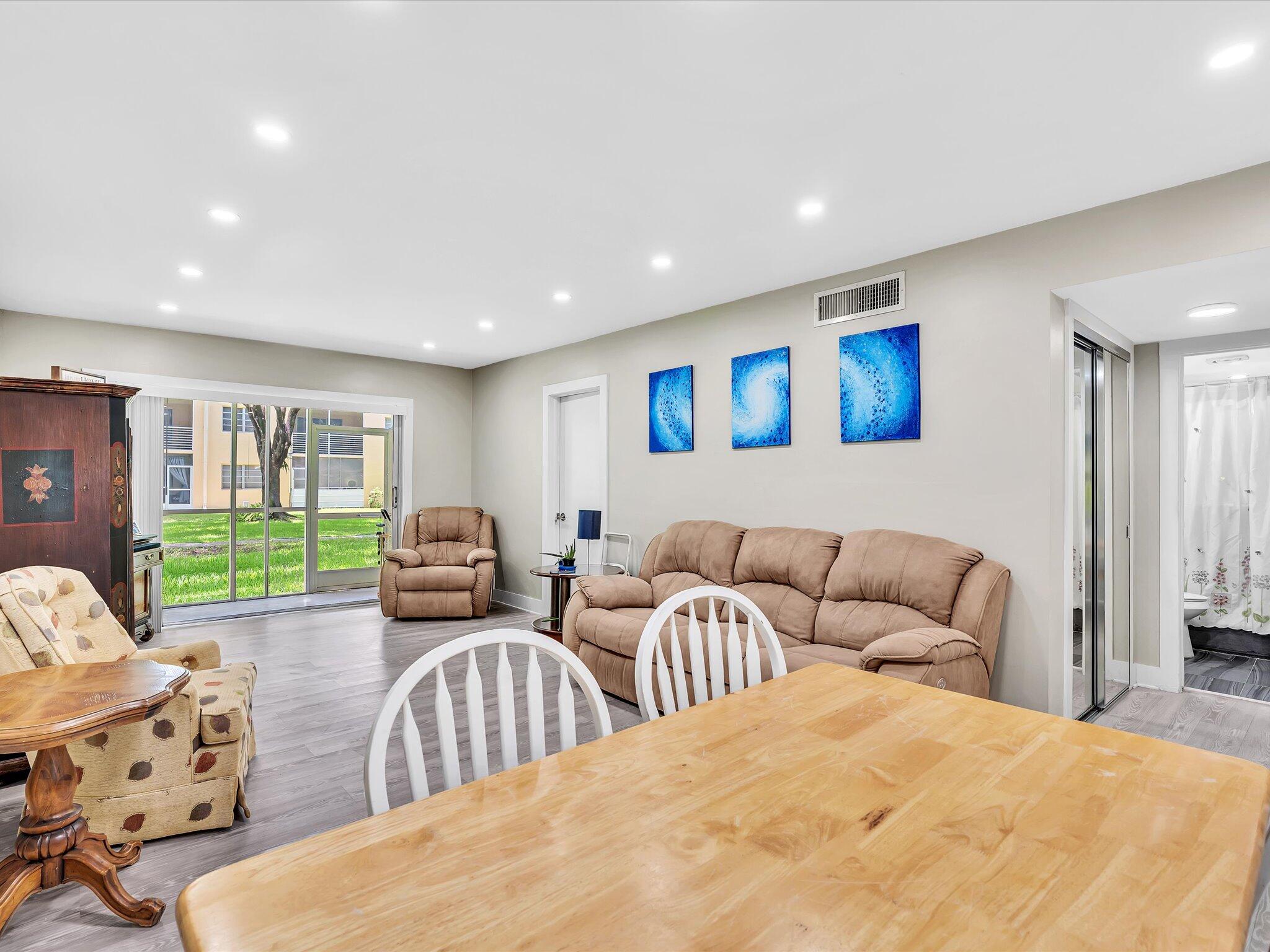 BERKLEY HOUSE OF CARRIAGE HILLS - Residential