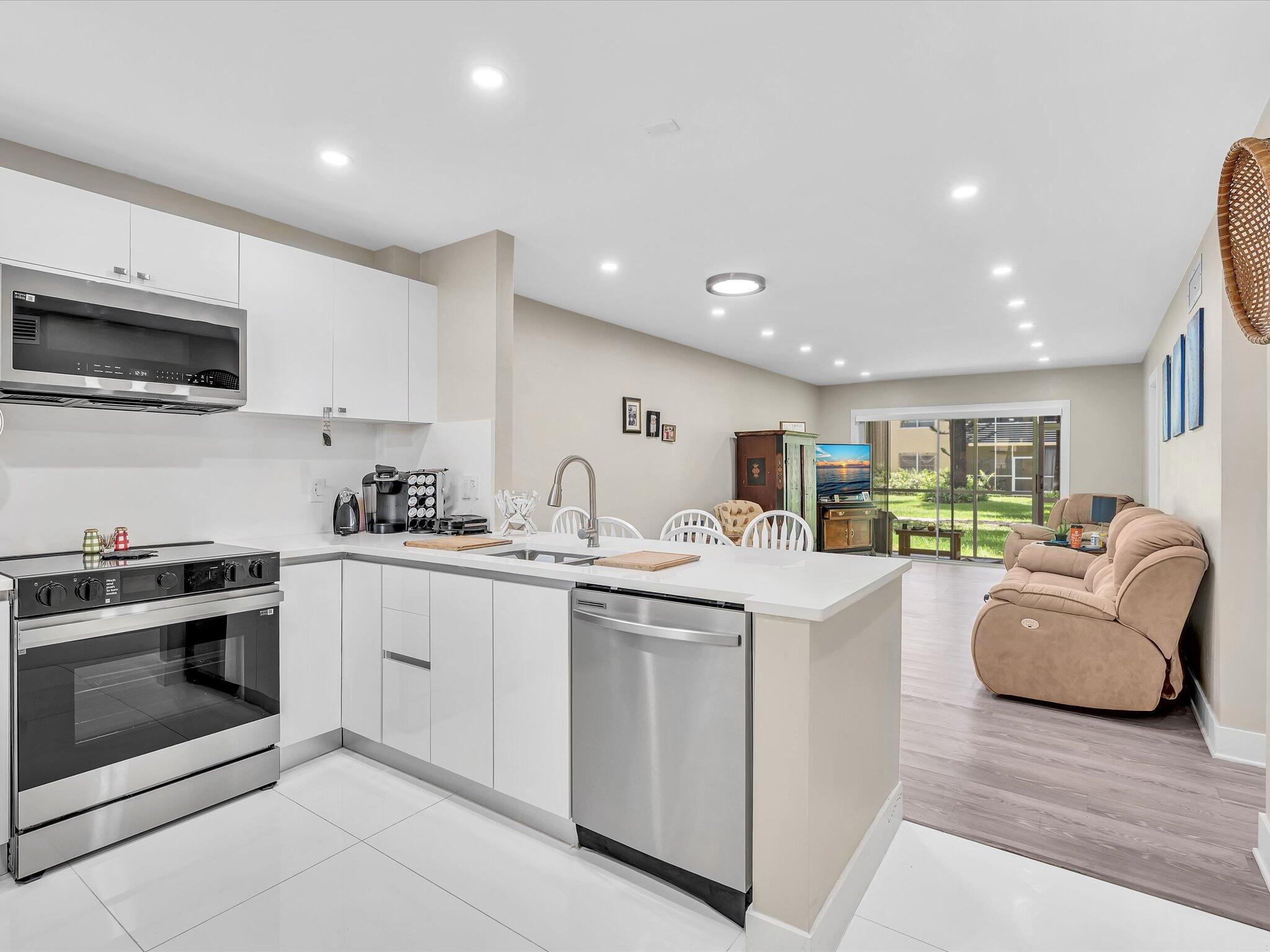 BERKLEY HOUSE OF CARRIAGE HILLS - Residential