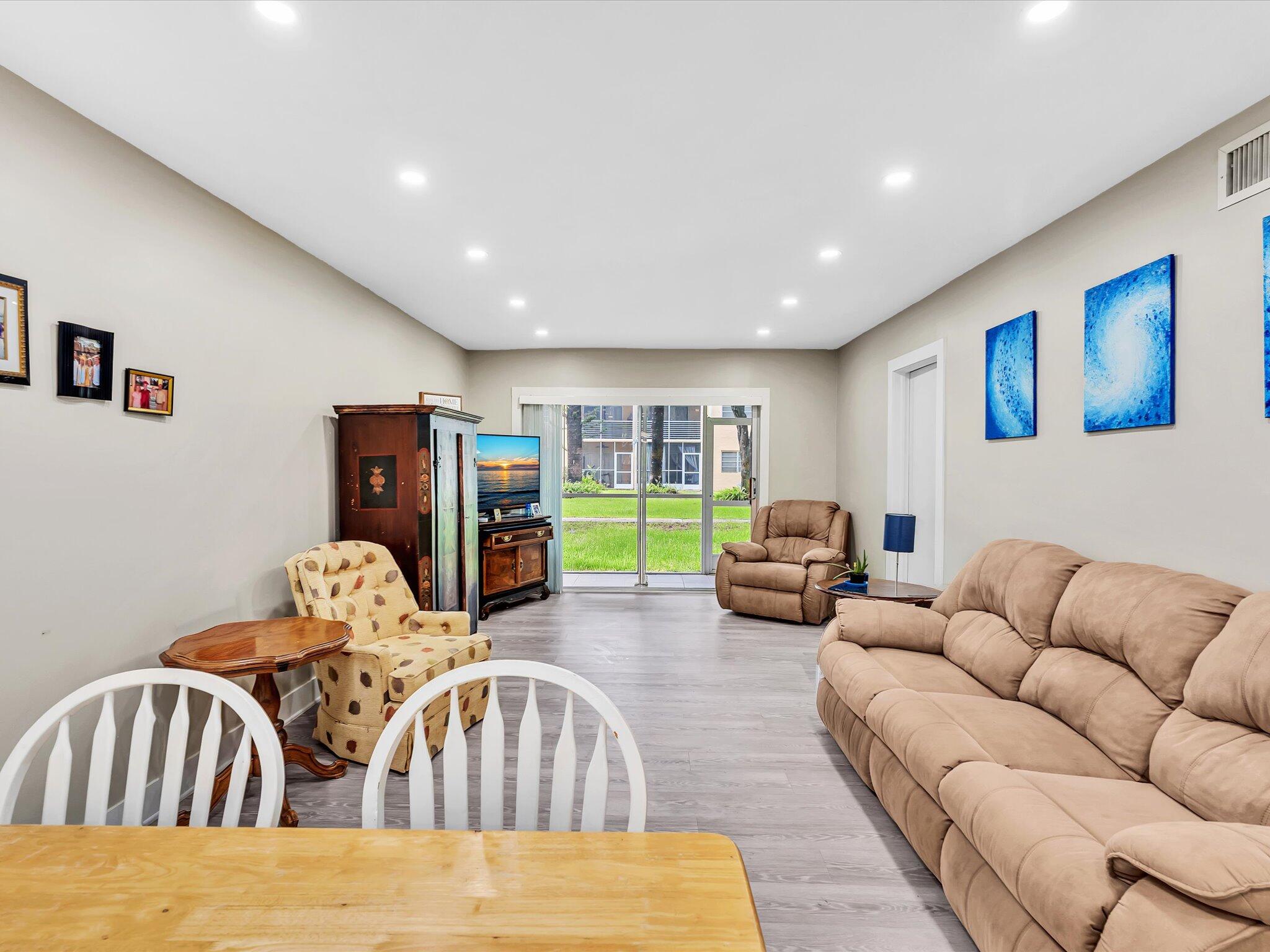 BERKLEY HOUSE OF CARRIAGE HILLS - Residential