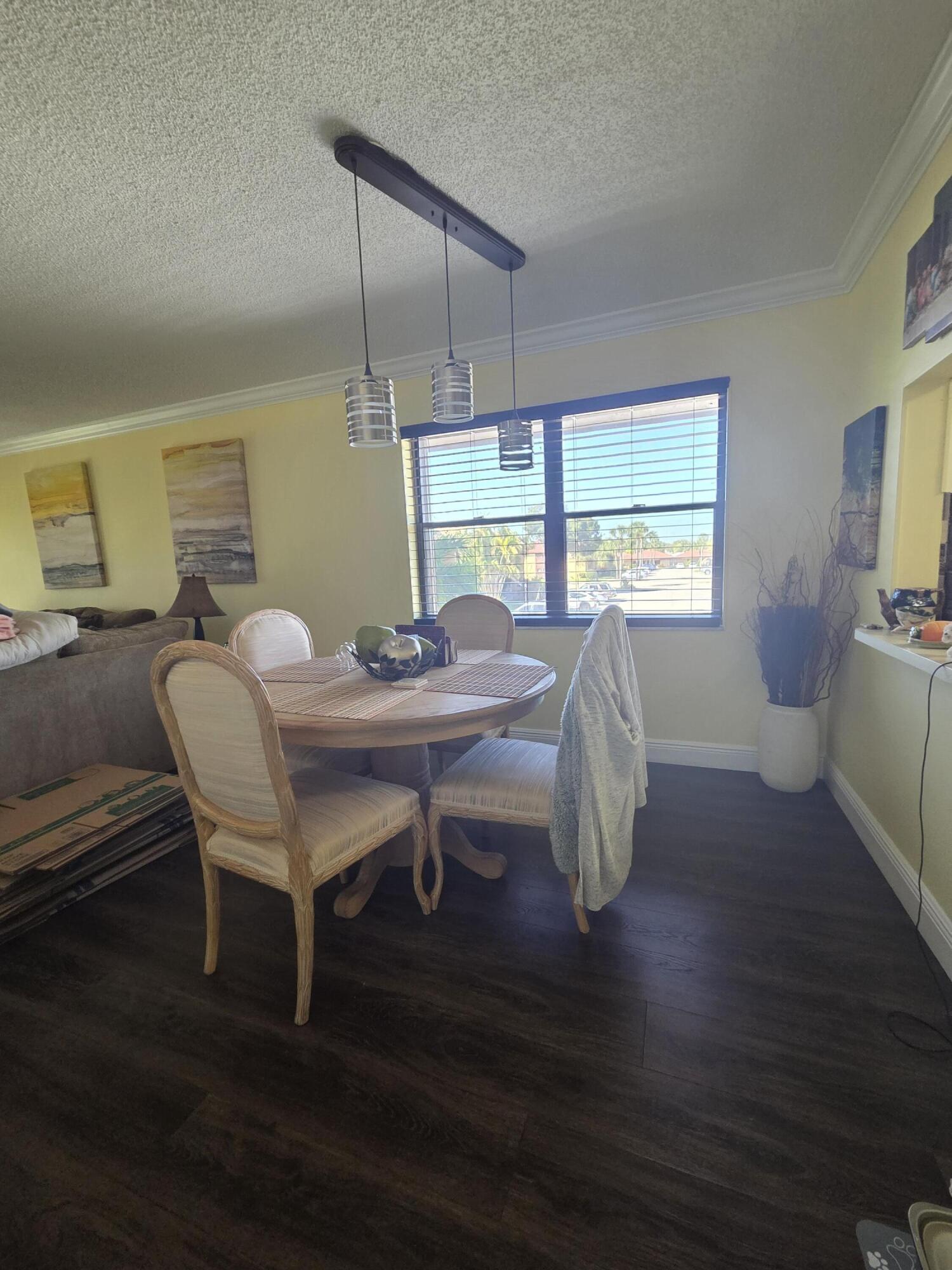 FOREST HILL VILLAS GARDEN CONDO - Residential Lease