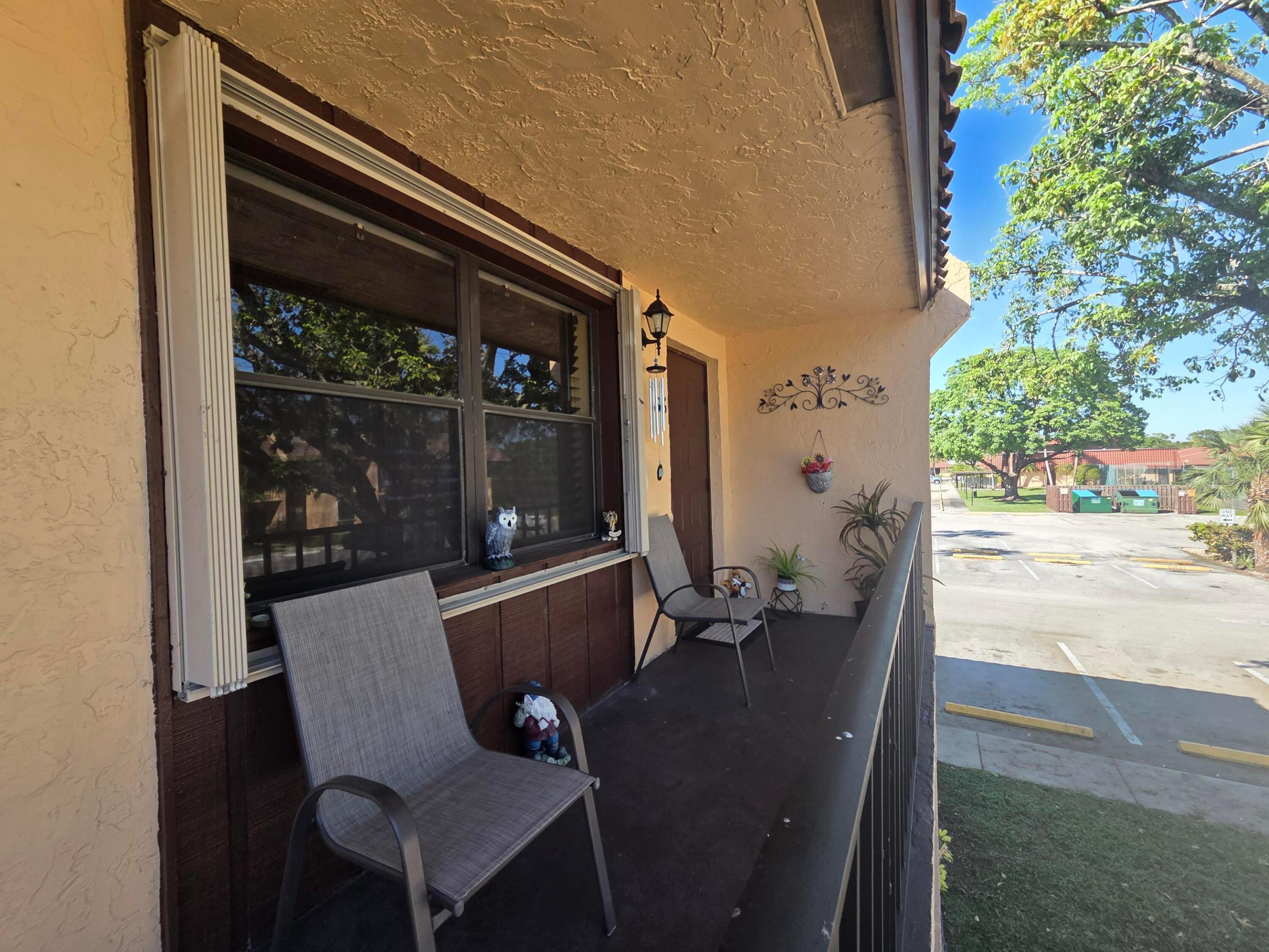 FOREST HILL VILLAS GARDEN CONDO - Residential Lease
