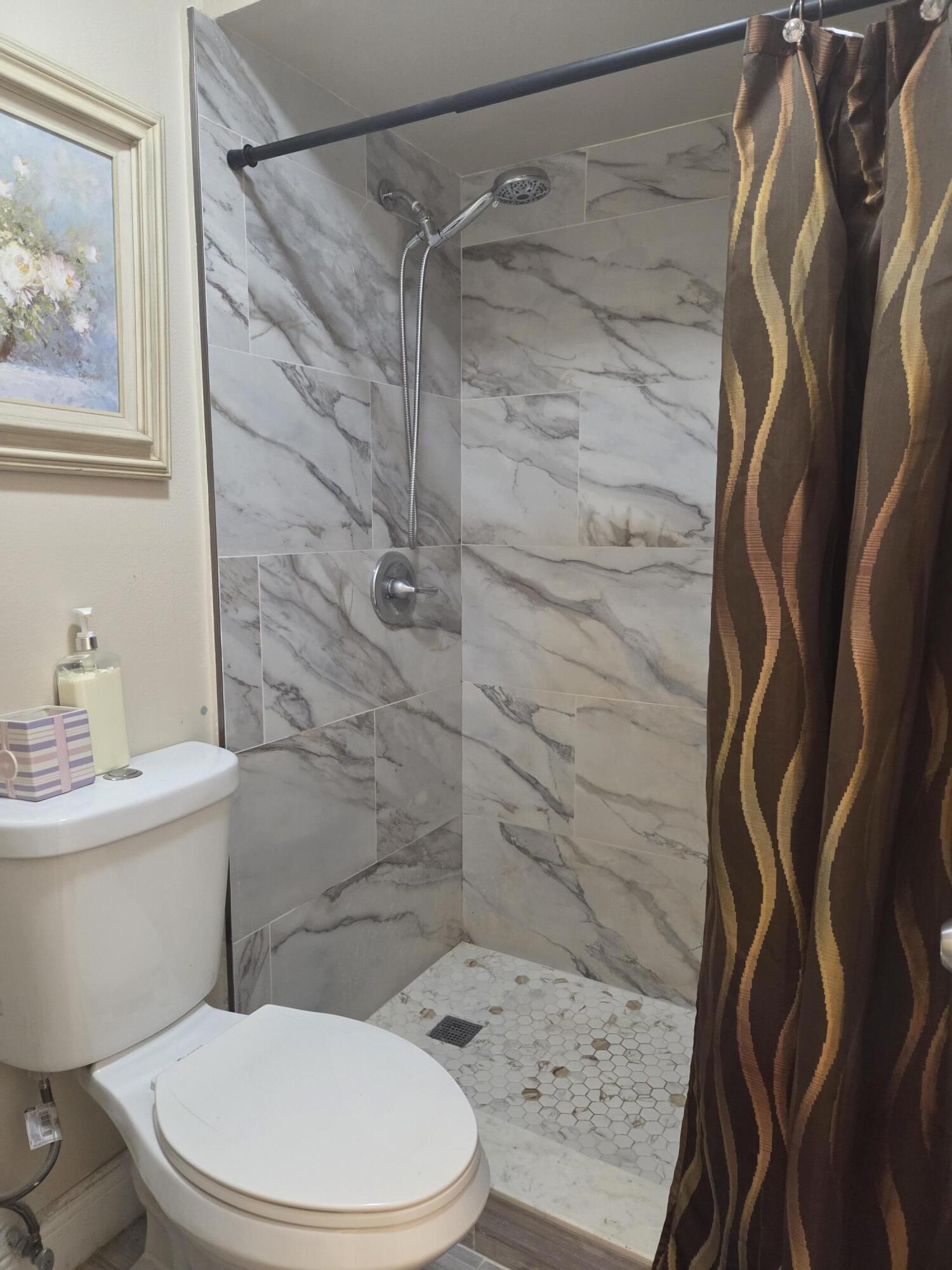 FOREST HILL VILLAS GARDEN CONDO - Residential Lease
