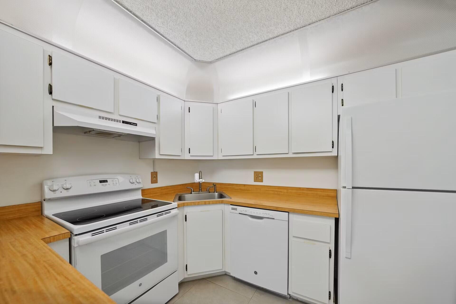 PINE RIDGE NORTH VILLAGE IV CONDO - Residential Lease