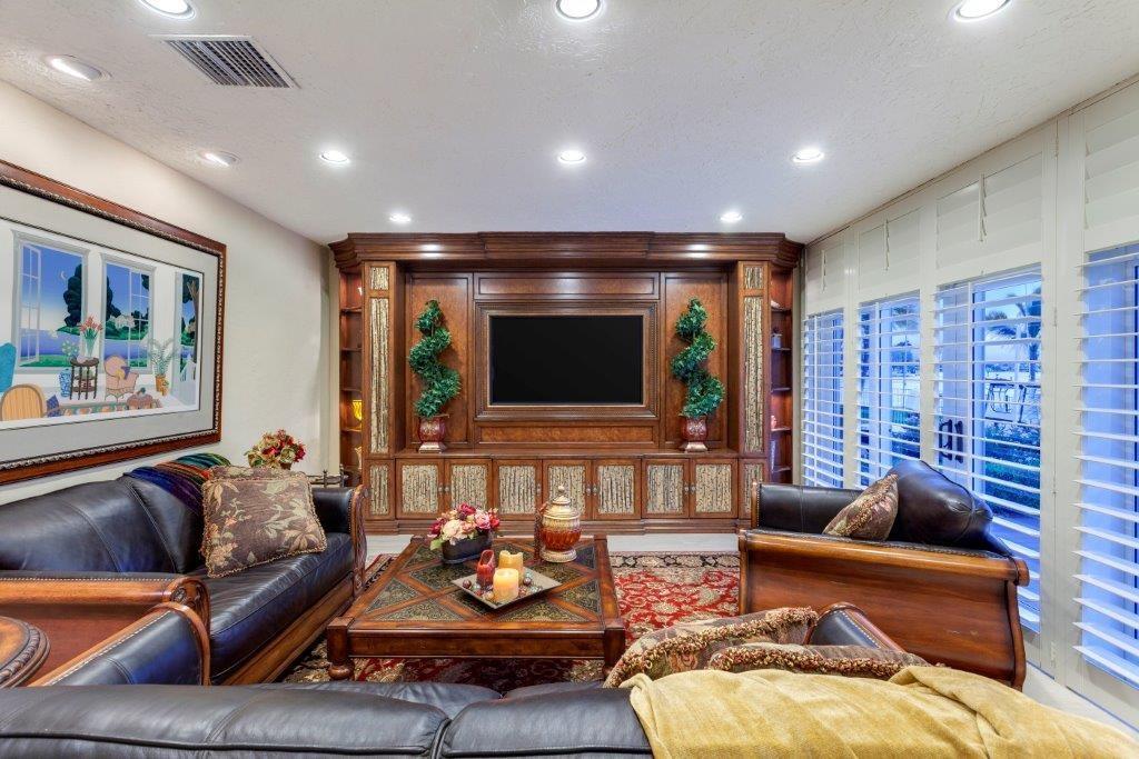 LAS OLAS ISLES - Residential