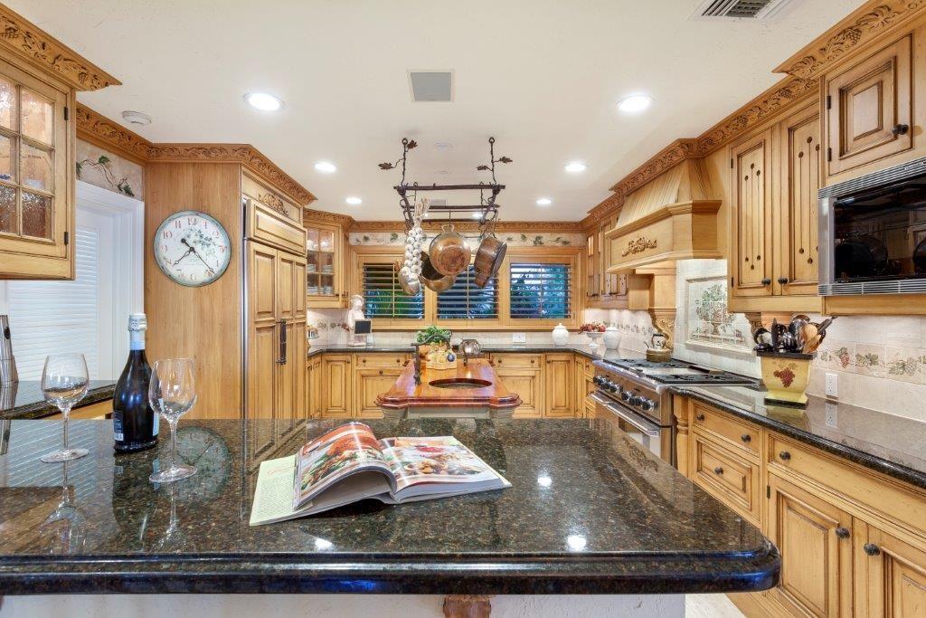 LAS OLAS ISLES - Residential