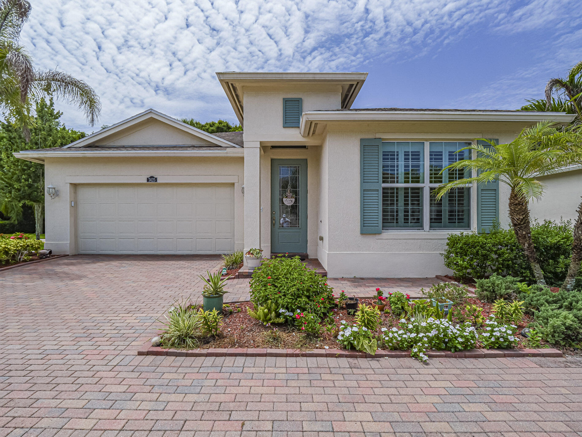 REPLAT OF THE VILLAS AT THREE OAKS - Residential