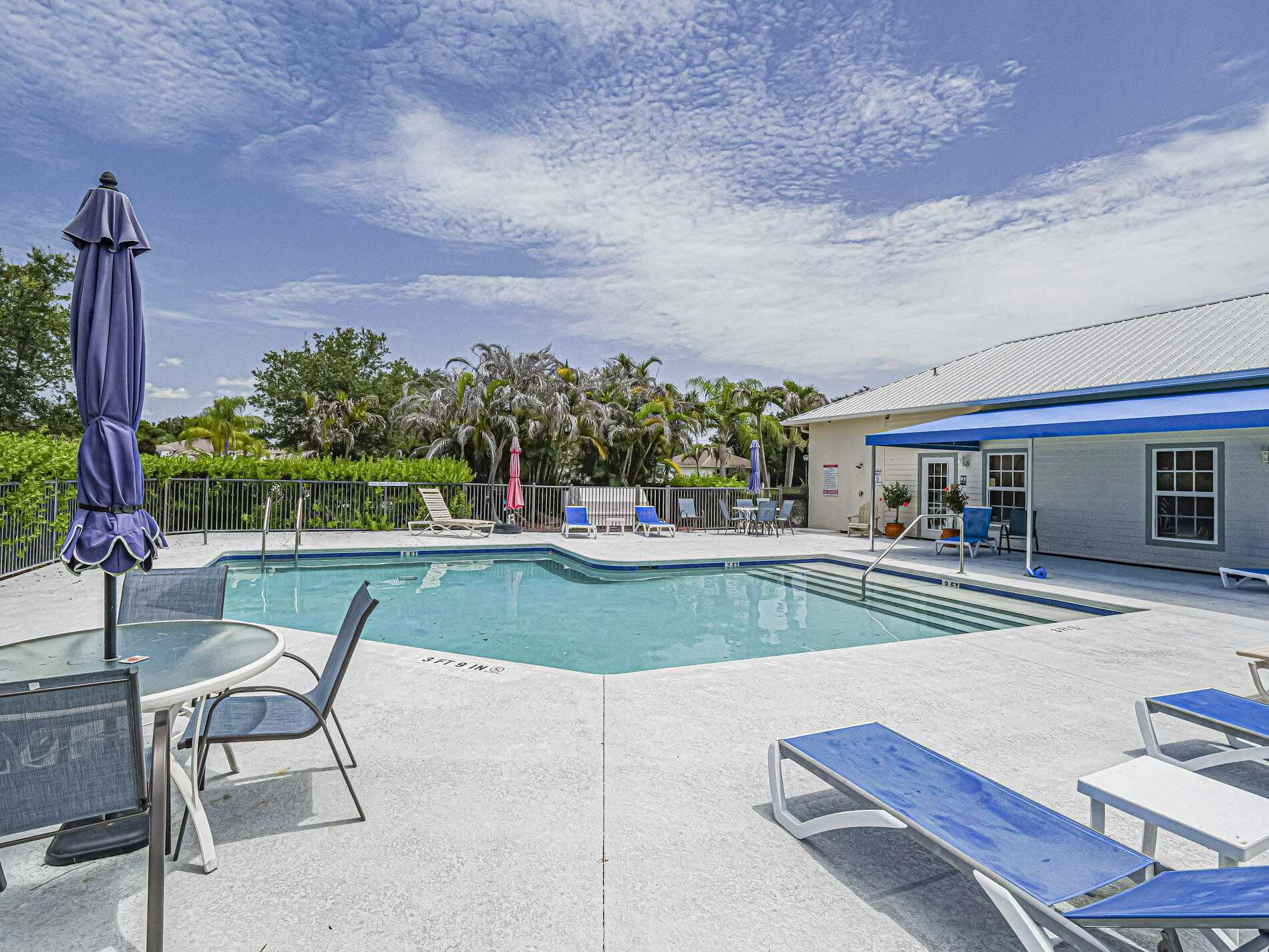 REPLAT OF THE VILLAS AT THREE OAKS - Residential
