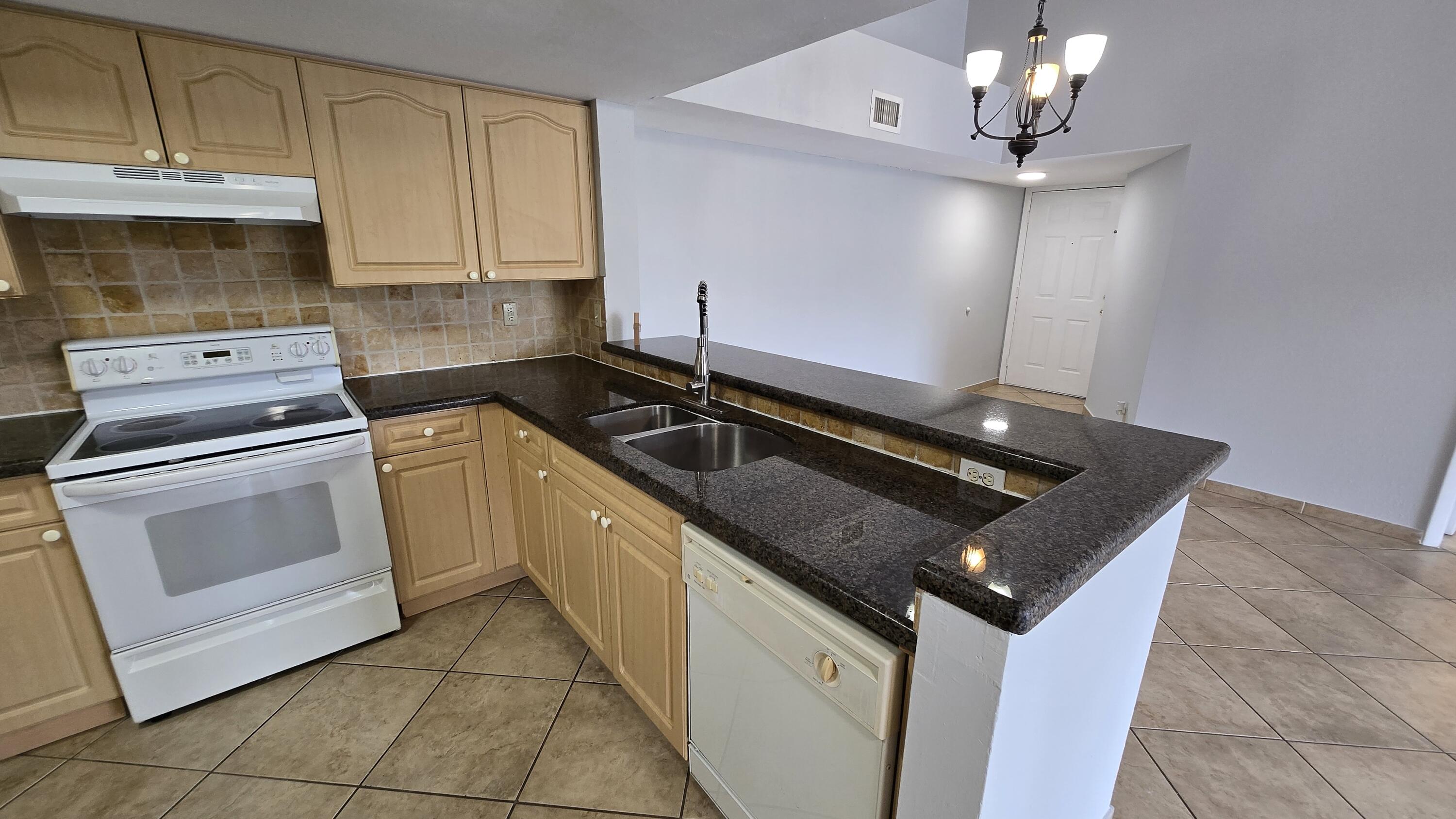 VISCONTI CONDO - Residential Lease