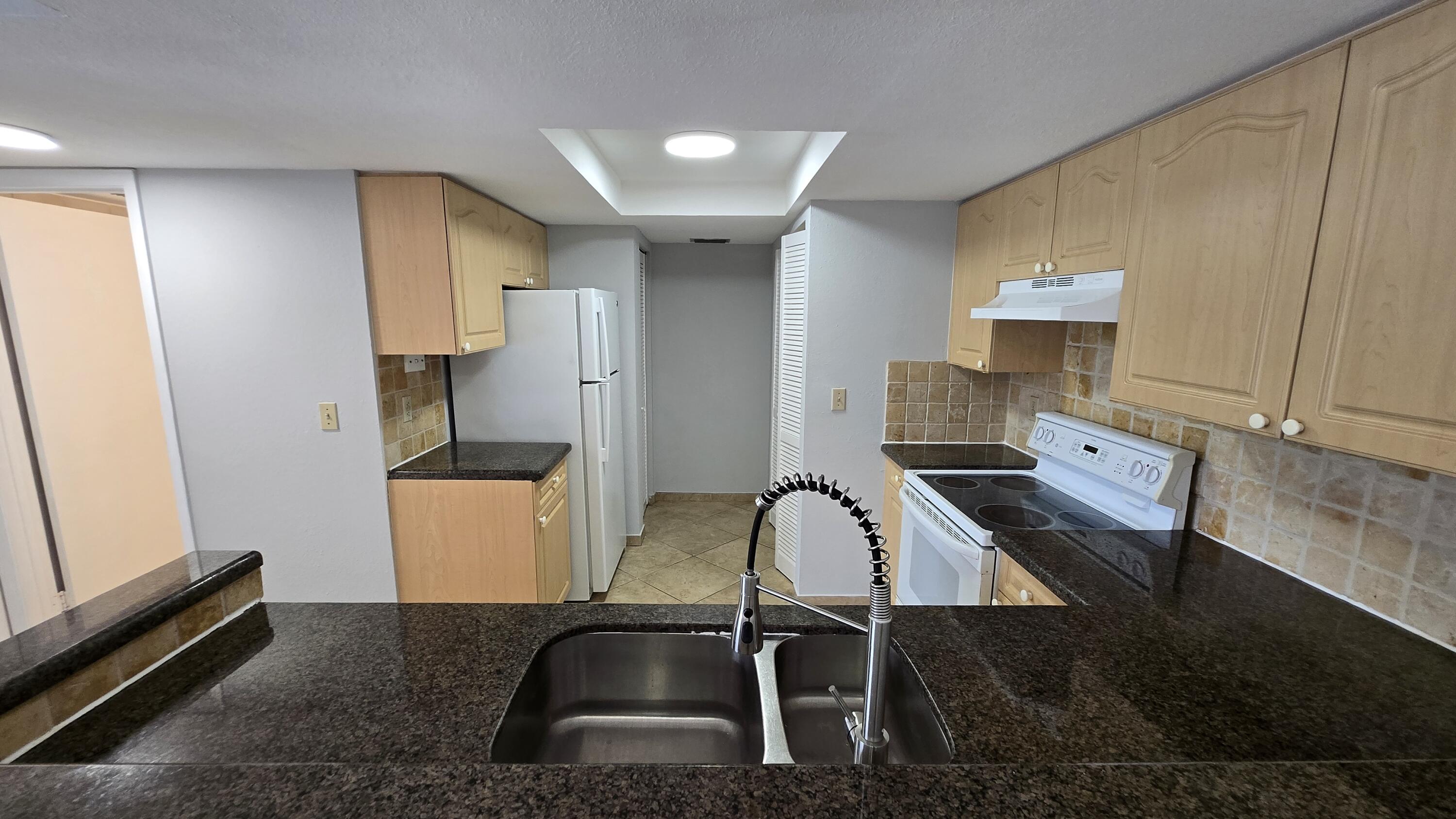 VISCONTI CONDO - Residential Lease