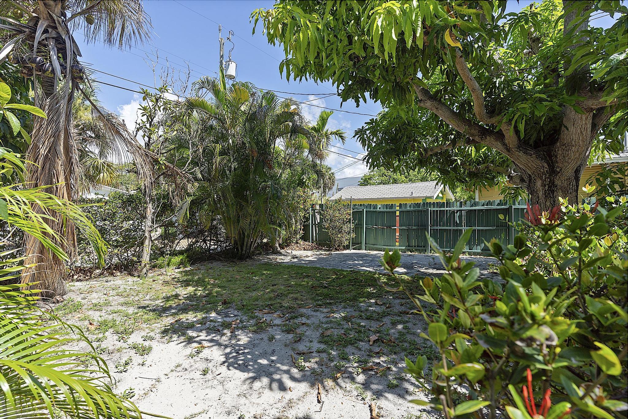 LAKE WORTH TOWN OF - Residential