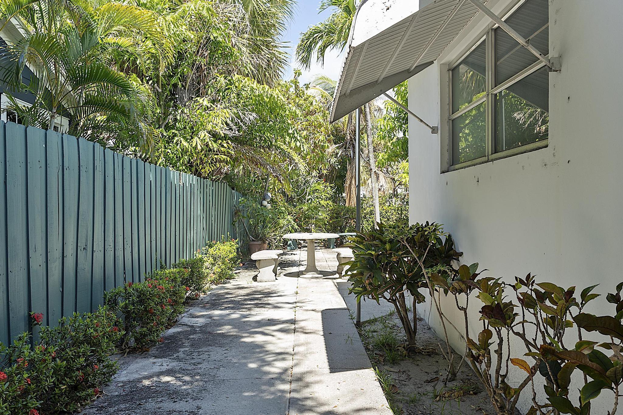 LAKE WORTH TOWN OF - Residential