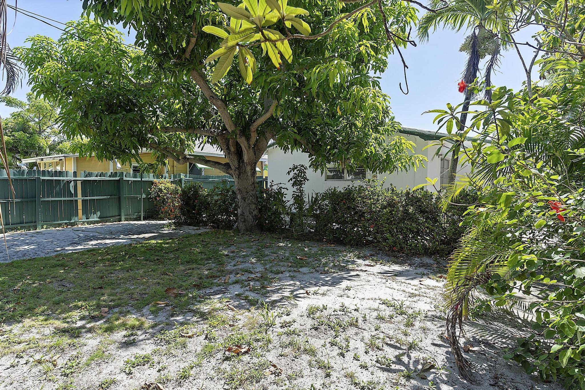 LAKE WORTH TOWN OF - Residential